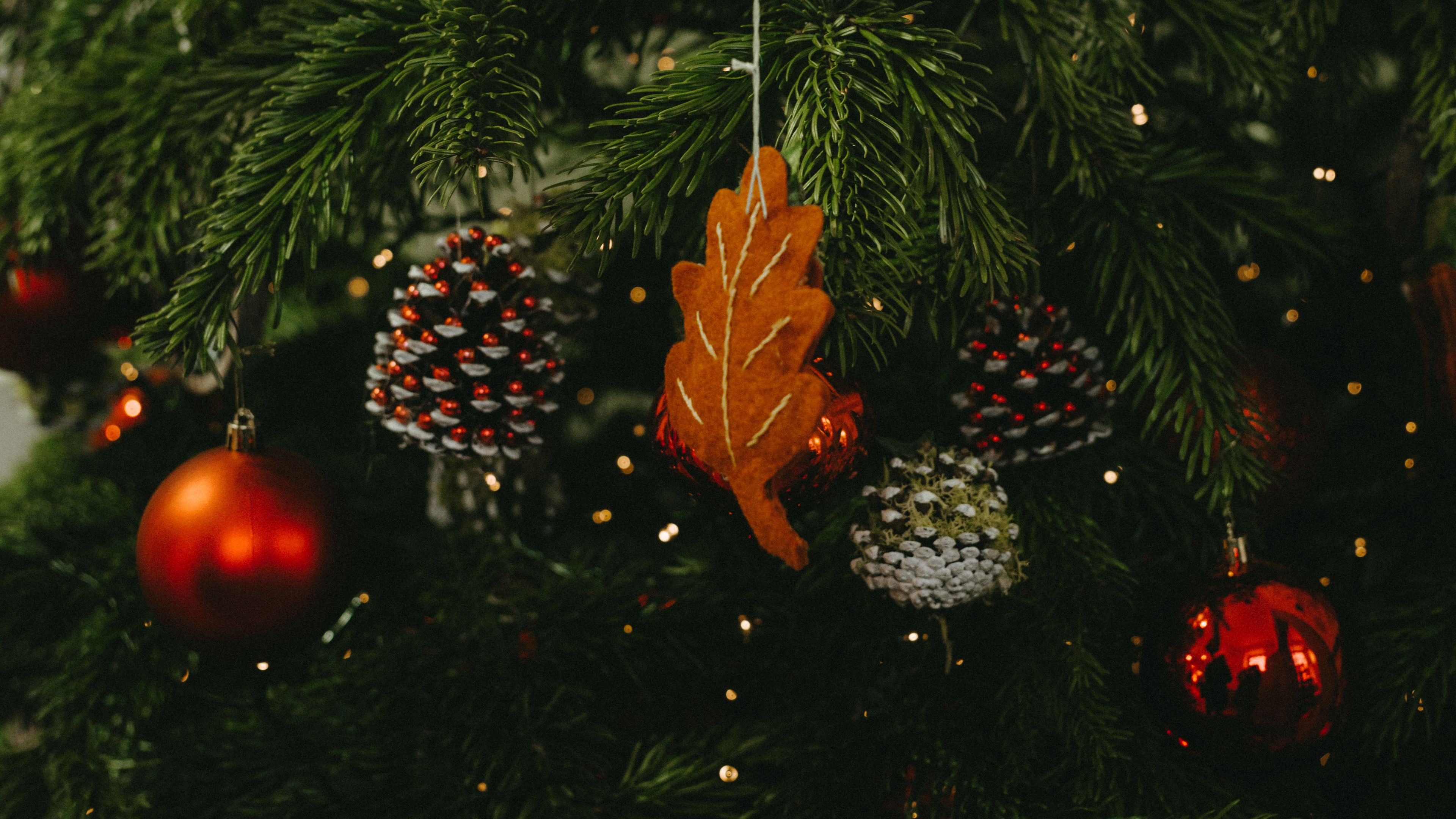 christmas tree, decoration, new year, christmas, holiday, 4k, HD Wallpaper