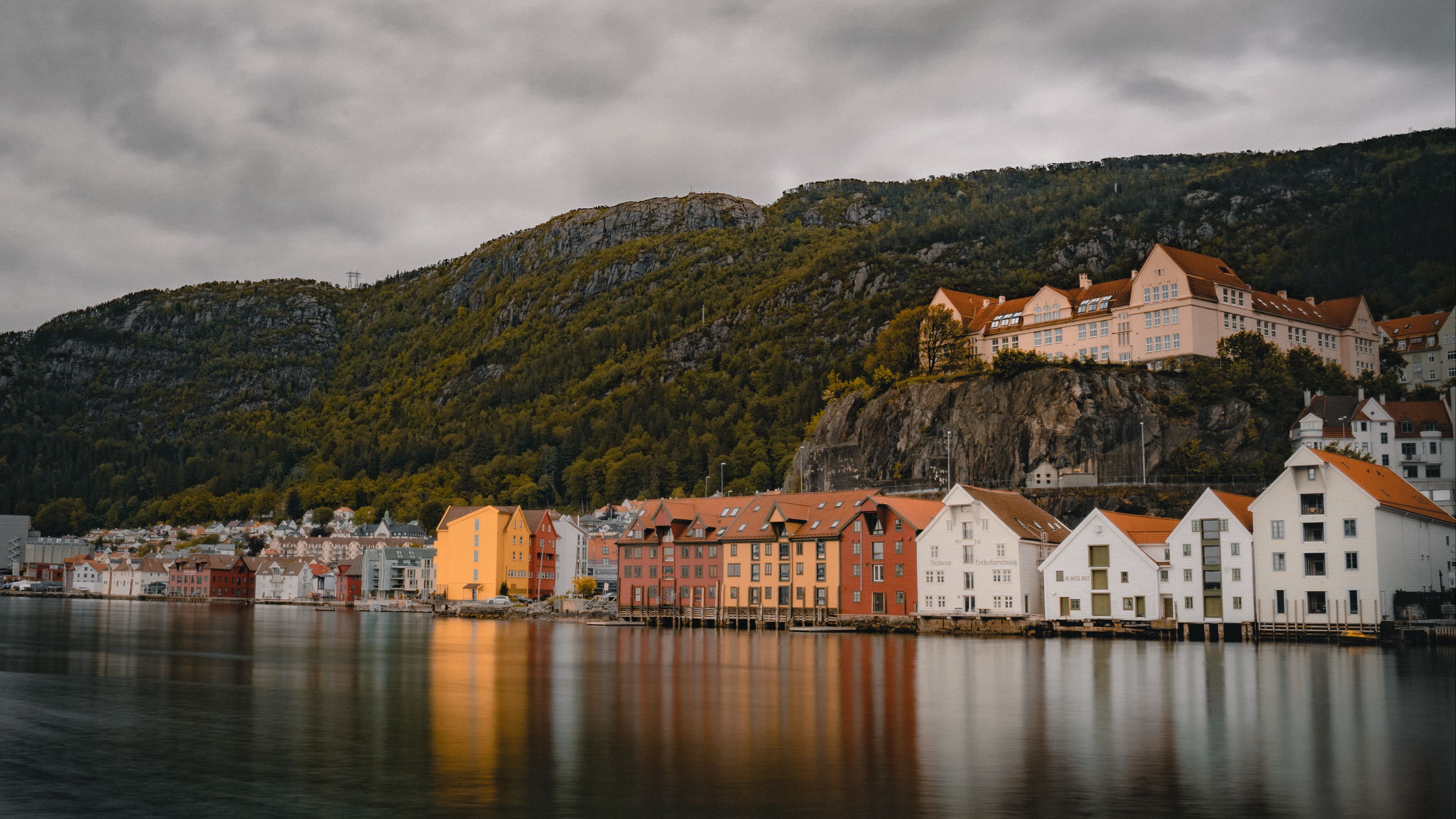 buildings, coast, cliff, water, city, 4k, HD Wallpaper