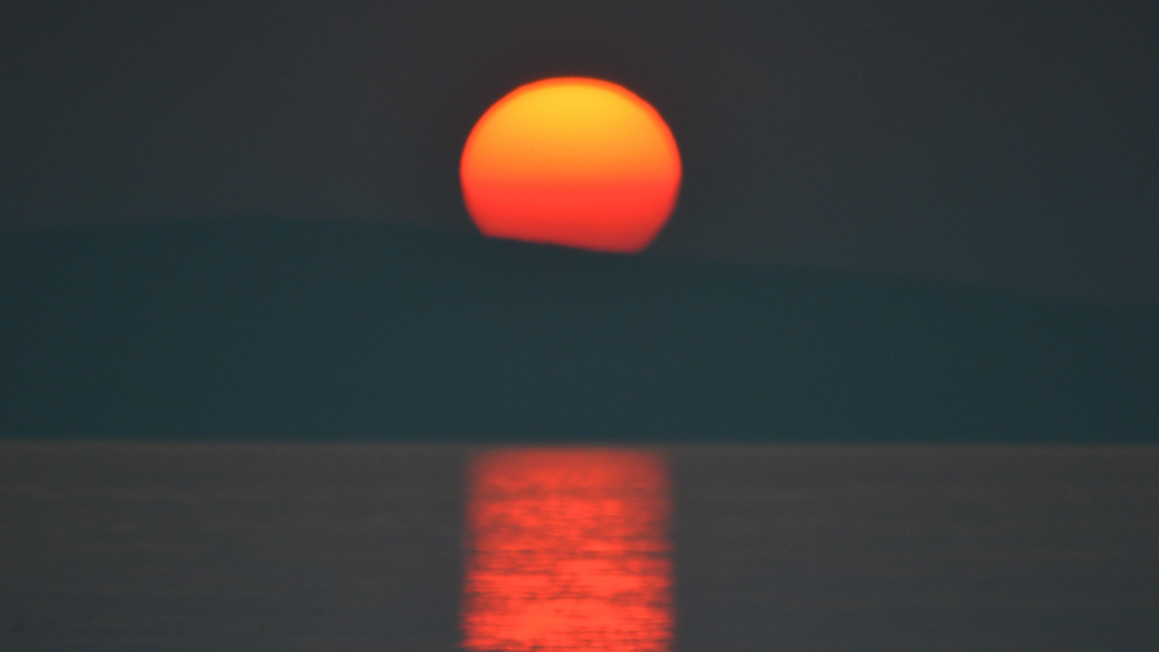 sunset, sun, dark, water, reflection, 4k, HD Wallpaper