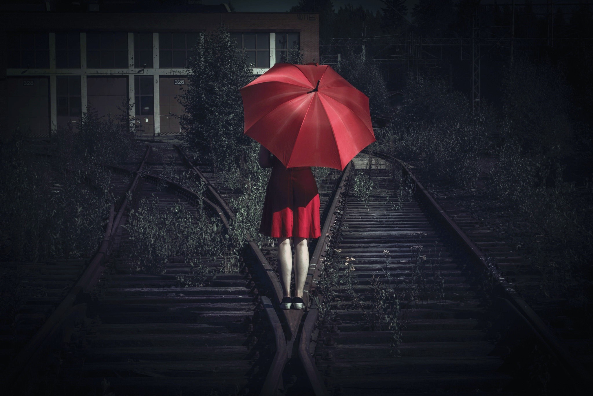girls, train, hd, umbrella, railroad, HD Wallpaper