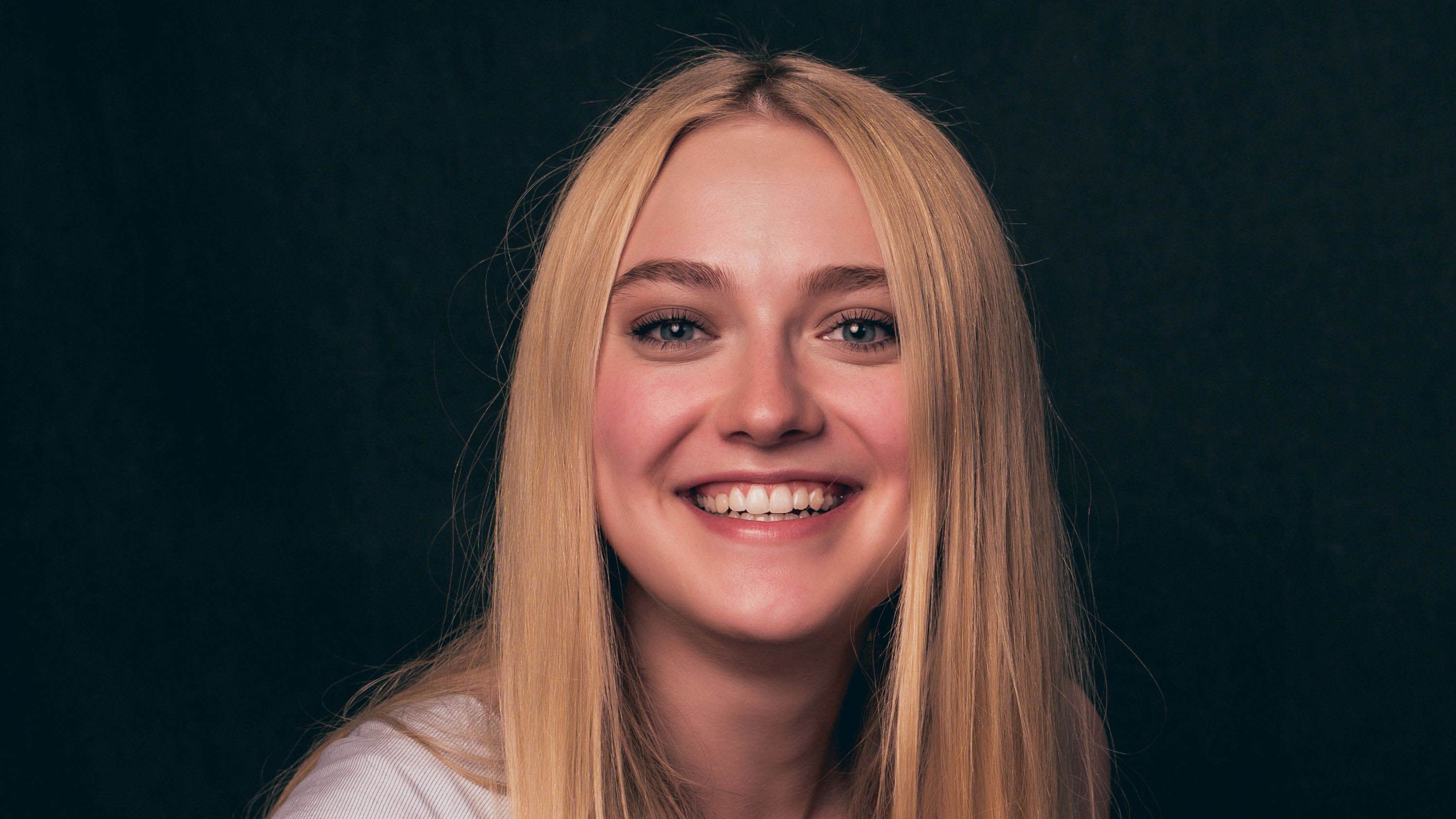dakota fanning, celebrities, girls, hd, cute, smile, HD Wallpaper
