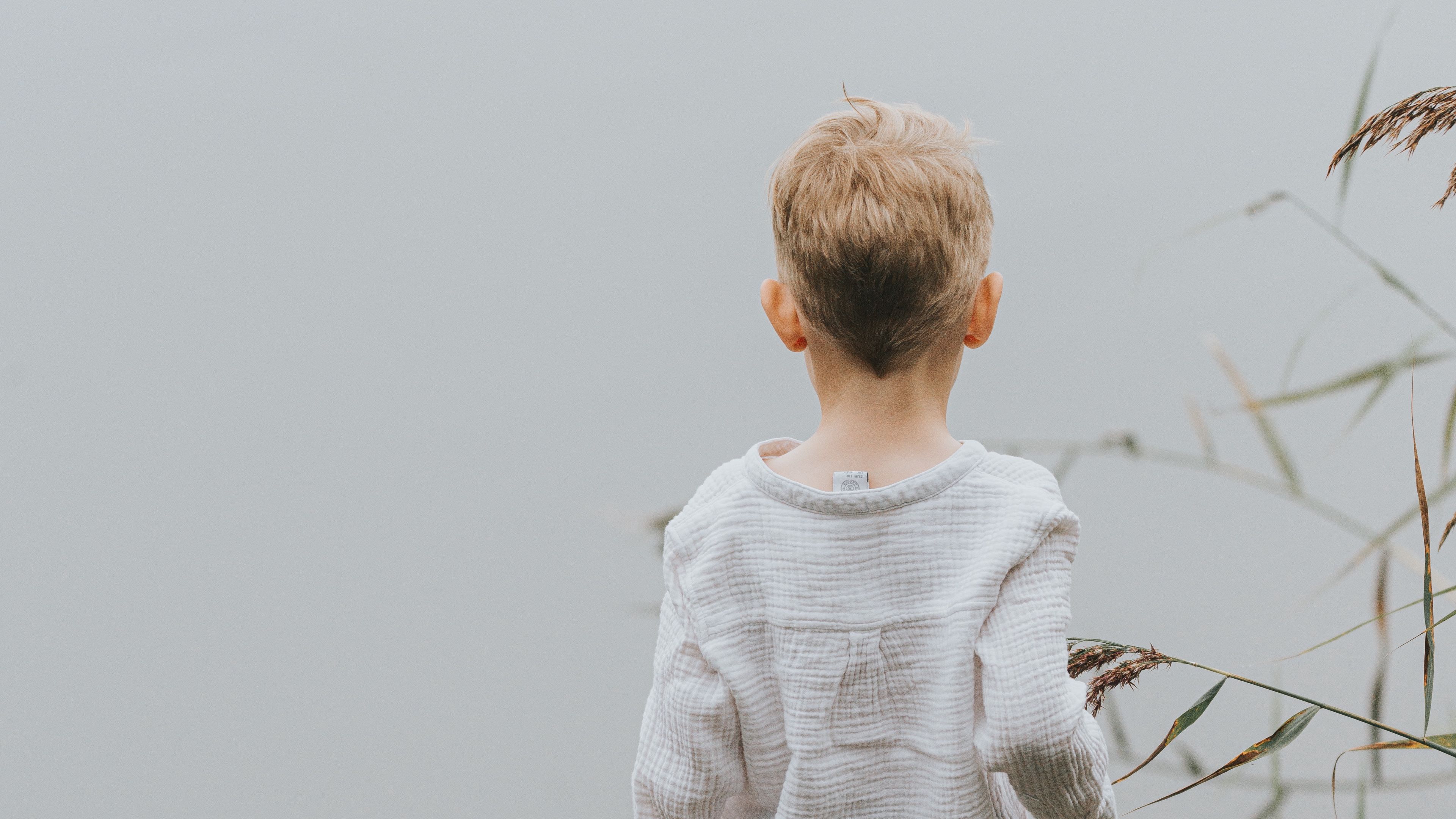 child, pier, reed, water, lake, 4k, HD Wallpaper