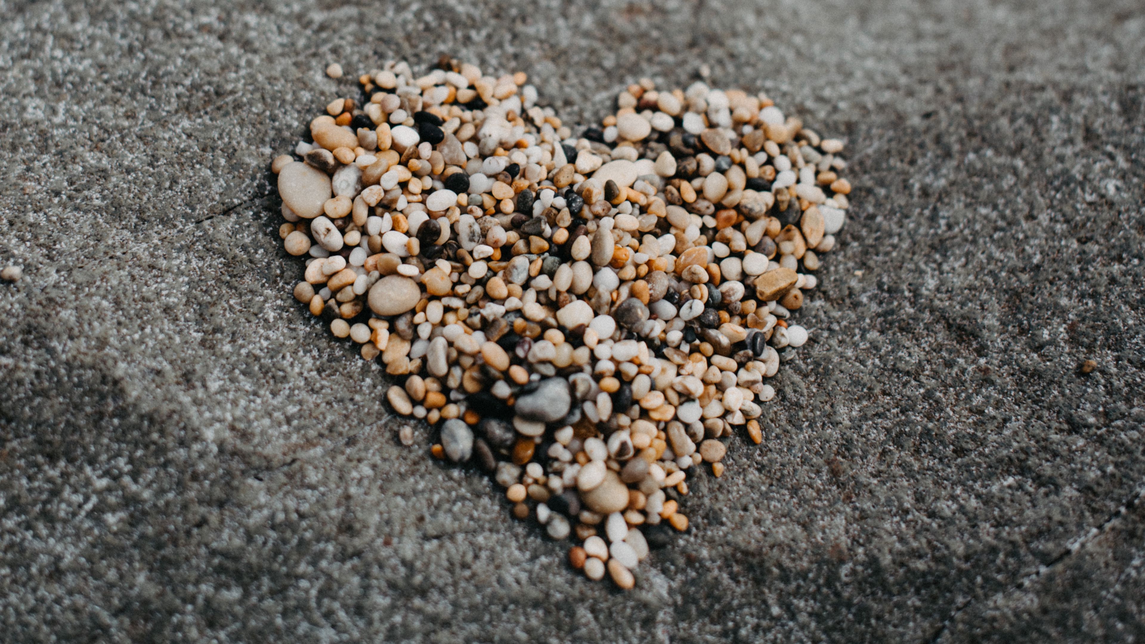 pebbles, heart, love, stone, 4k, HD Wallpaper