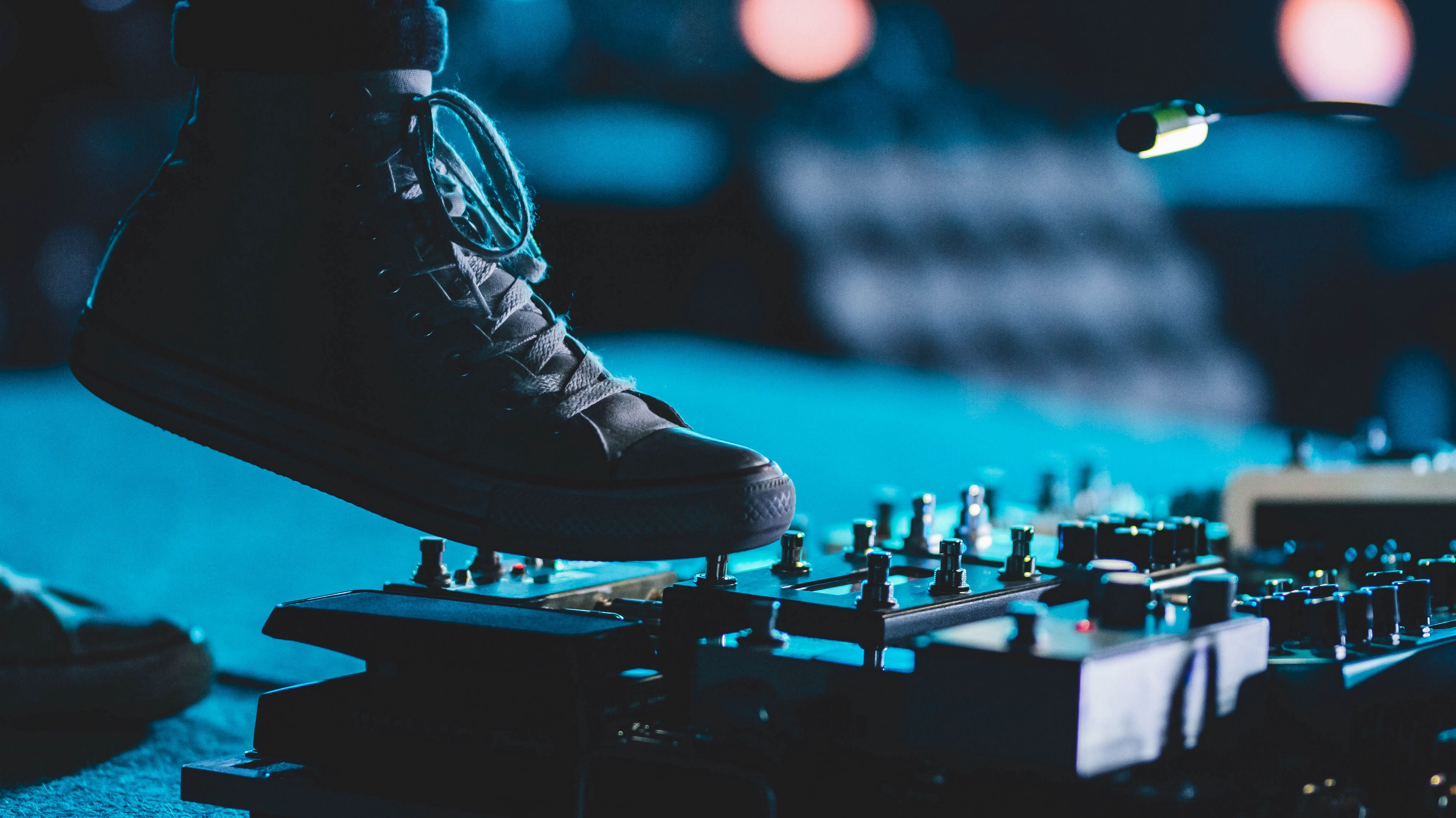 sneaker, effects block, music, musician, 4k, HD Wallpaper