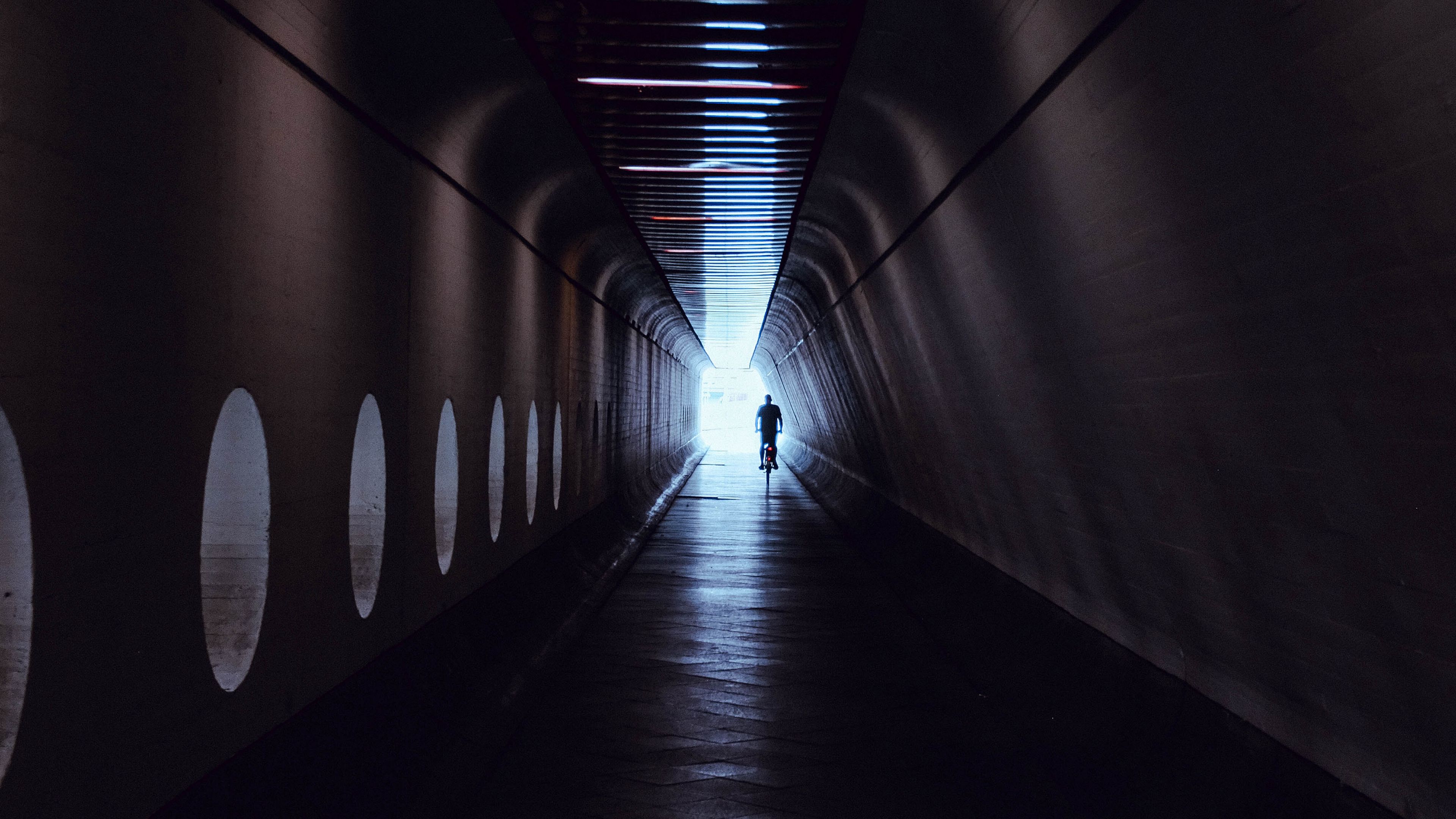 corridor, tunnel, dark, silhouette, light, 4k, HD Wallpaper