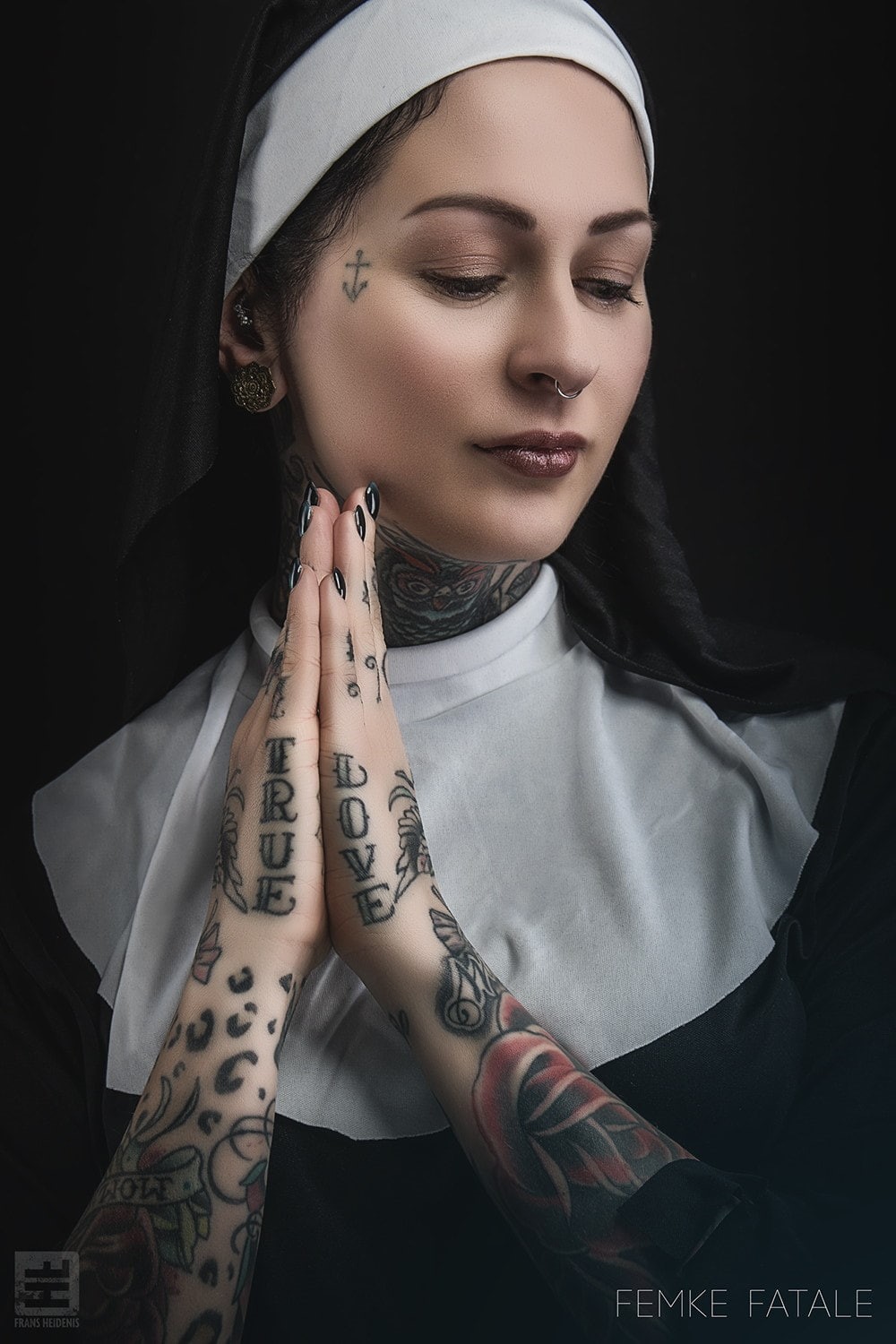 500px, body adornment, body part, young adult, nuns, black background, beautiful woman, clothing, studio shot, model, nose rings, young women, front view, Phone HD Wallpaper