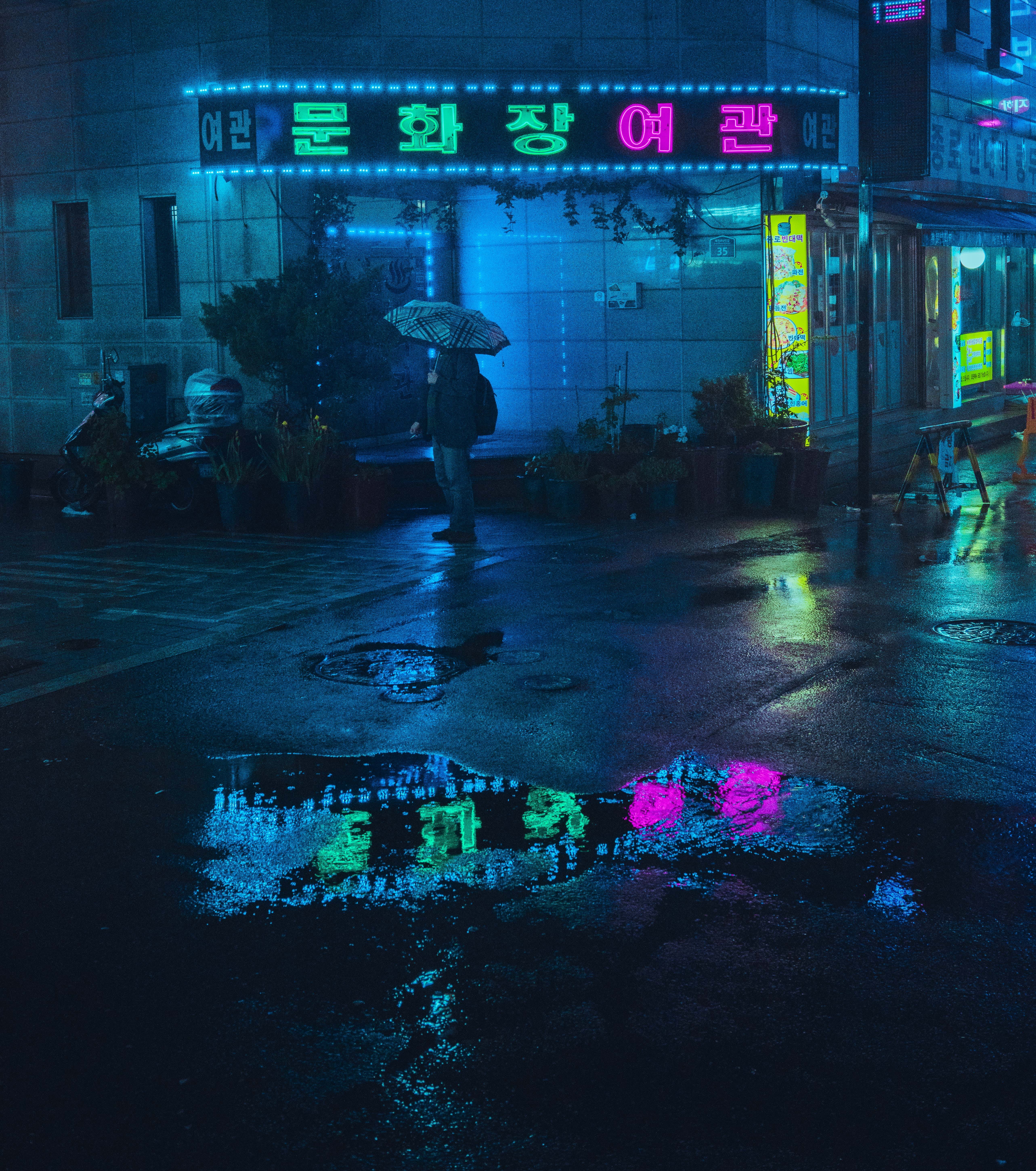 architecture, cyberpunk, one person, real people, road, building exterior, transportation, reflect, midnight, built structure, blue, puddle, leisure activity, Phone HD Wallpaper