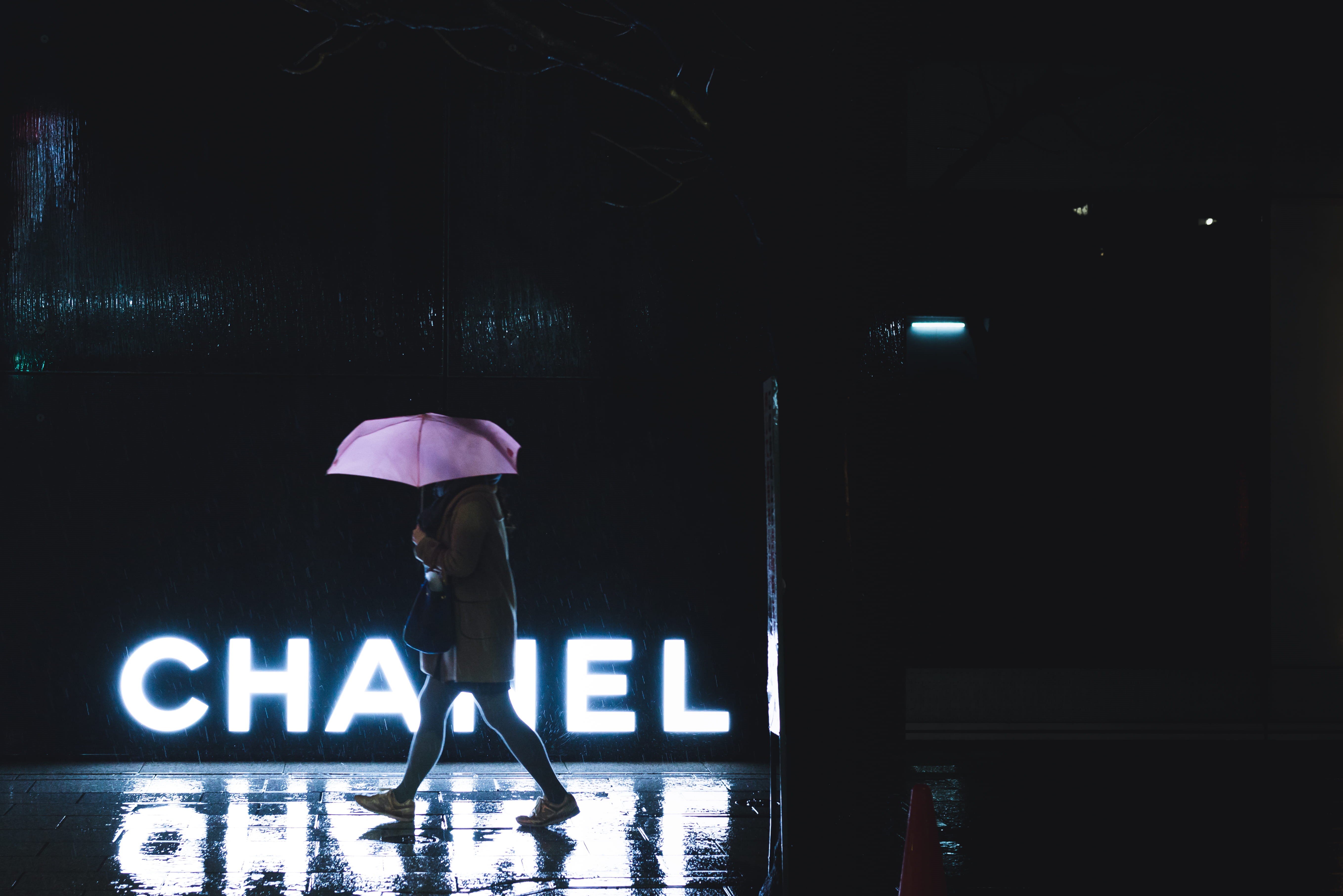 person, beside, clothing, reflection, city, holding, one person, cityscape, protection, passing, umbrella, japan, women, business, full length, woman, minimal, HD Wallpaper