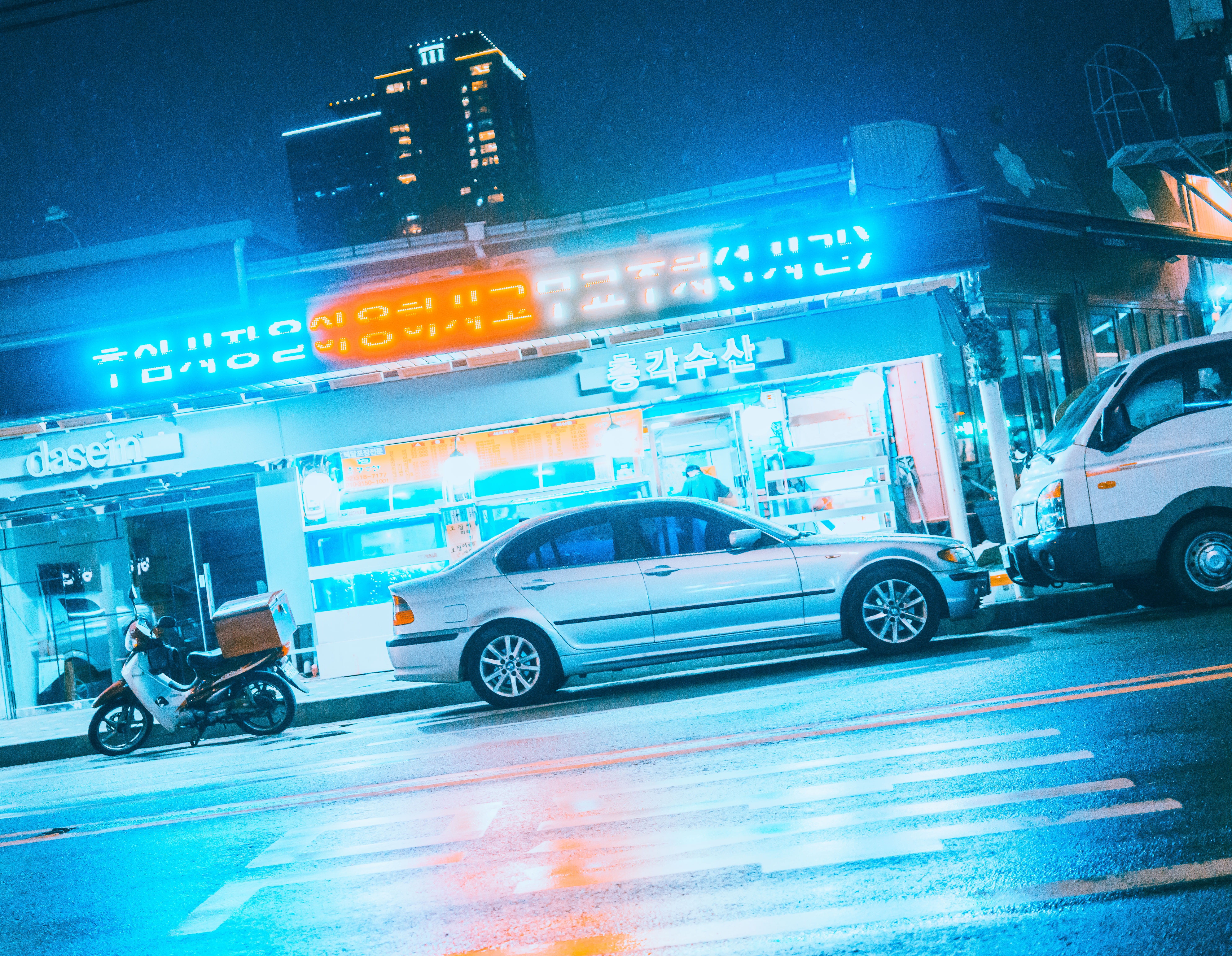 blue, car, neon, city, illuminated, travel, mode of transportation, motion, light, building exterior, night photography, transportation, silver, built structure, HD Wallpaper