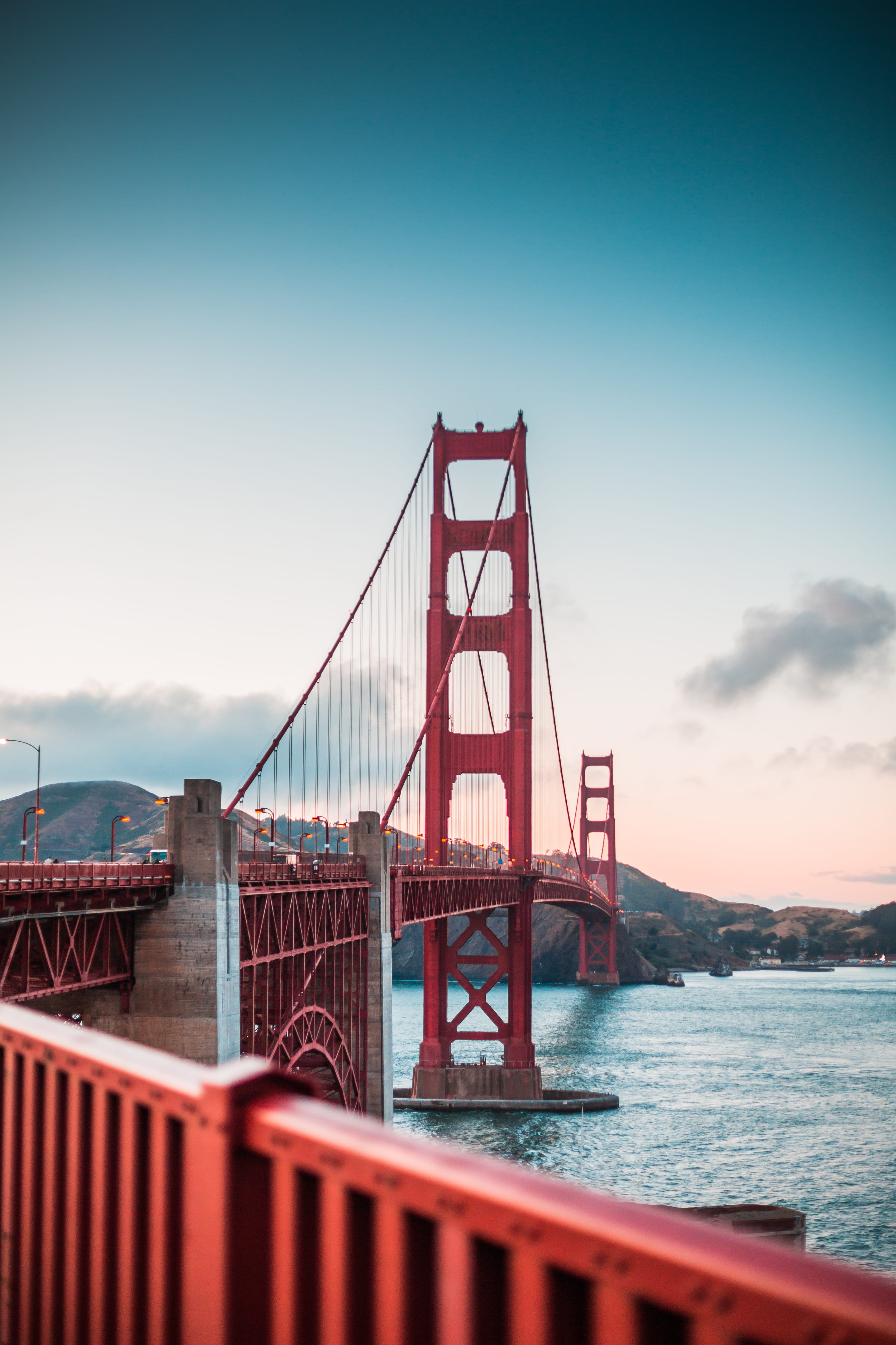 ropes, built structure, usa, bridge - man made structure, golden, icon, bay, steel bridge, sunny, california, sky, san francisco, pillar, steel, engineering, Phone HD Wallpaper