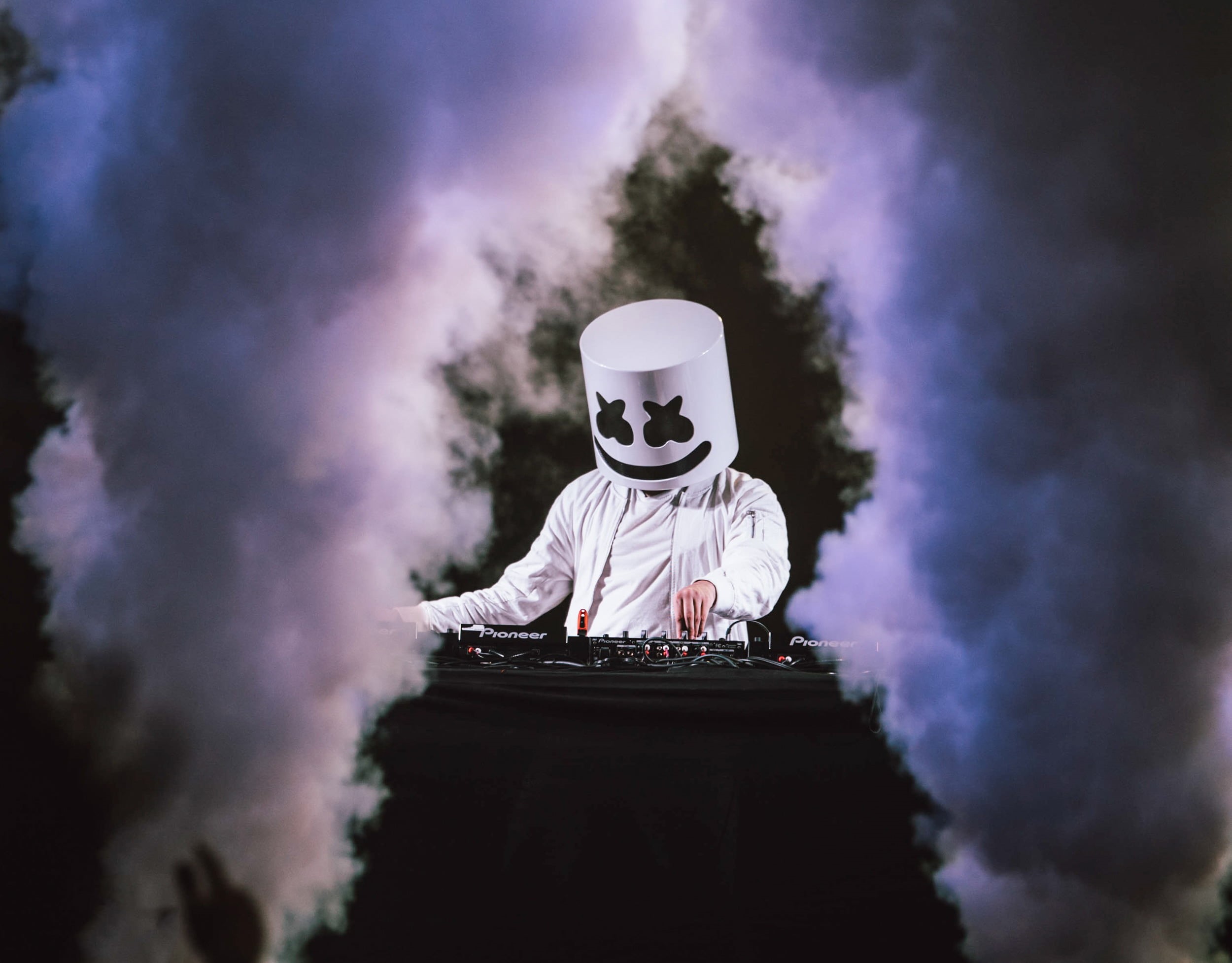 built structure, hd, representation, front view, sky, creativity, obscured face, cloud - sky, human representation, marshmello, smoke - physical structure, HD Wallpaper