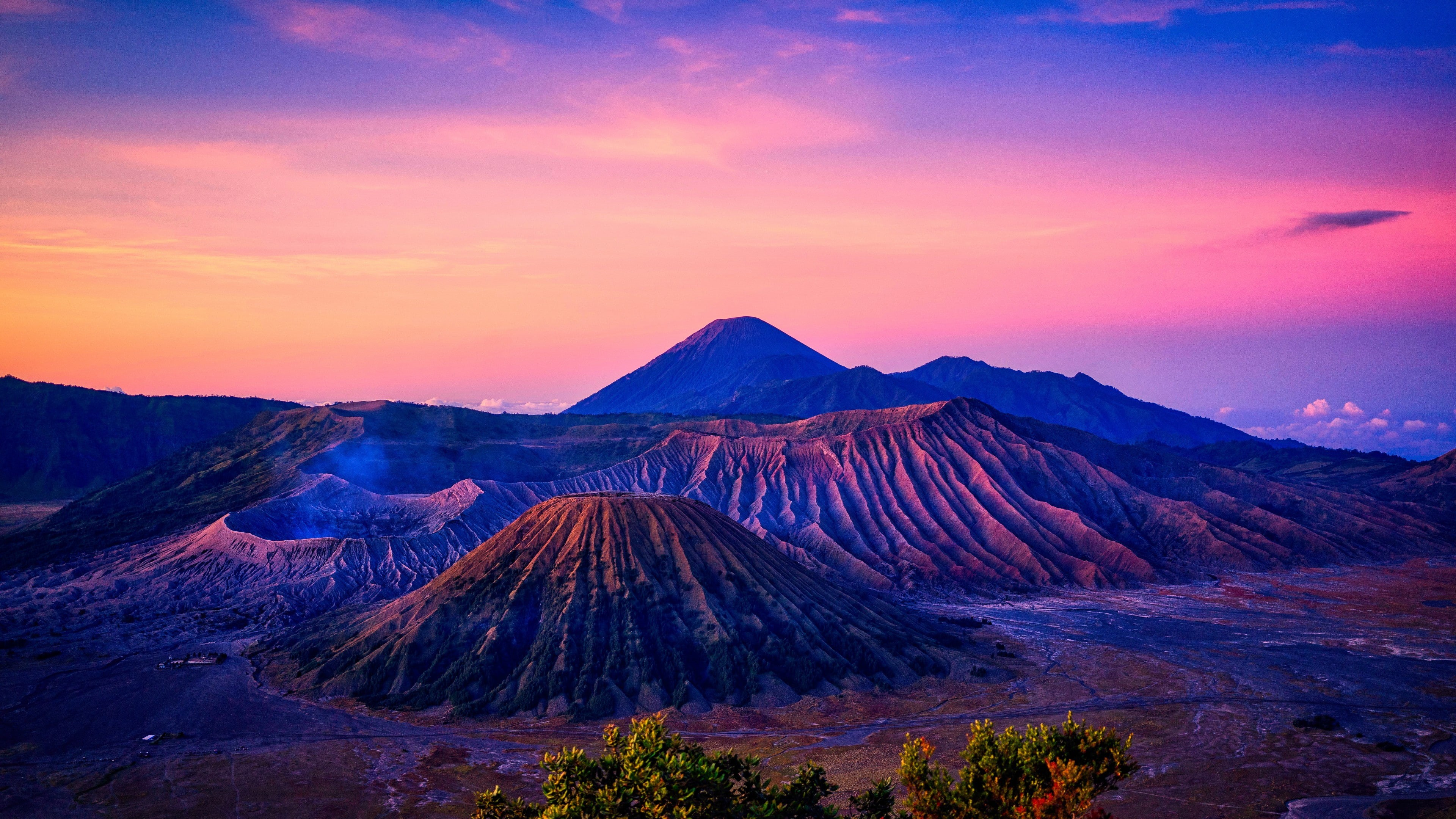 volcanic landform, volcano, caldera, national park, east java, sky, tengger, wilderness, dawn, mount bromo, 4K, active volcano, indonesia, horizon, java, HD Wallpaper