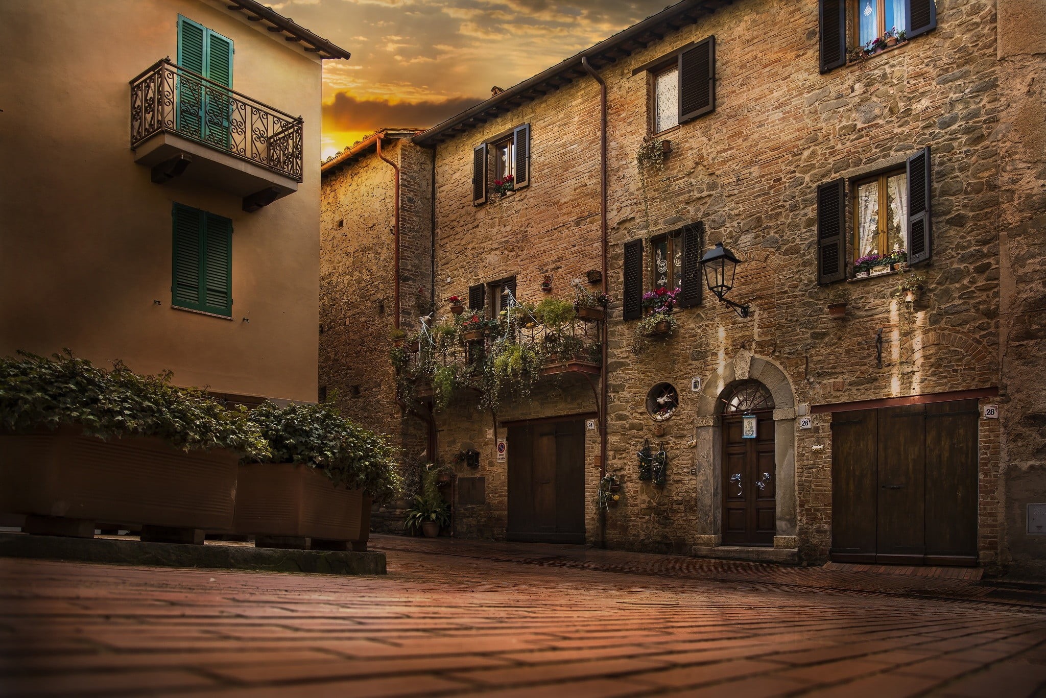 entrance, clouds, no people, town, stone, house, architecture, day, city, direction, alley, lighting equipment, old building, building exterior, built structure, HD Wallpaper