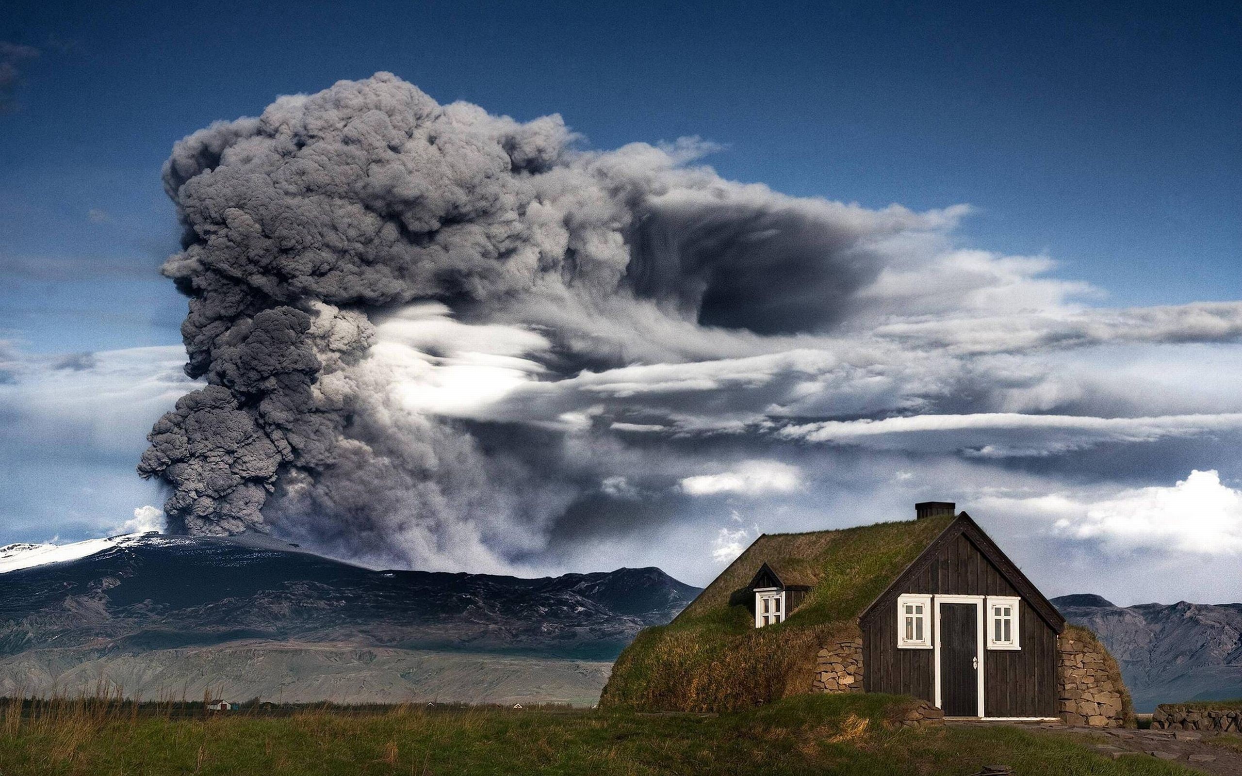 architecture, beauty in nature, geology, power in nature, cloud - sky, no people, Iceland, mountain, 2K, brown, mountains, nature, house, built structure, HD Wallpaper