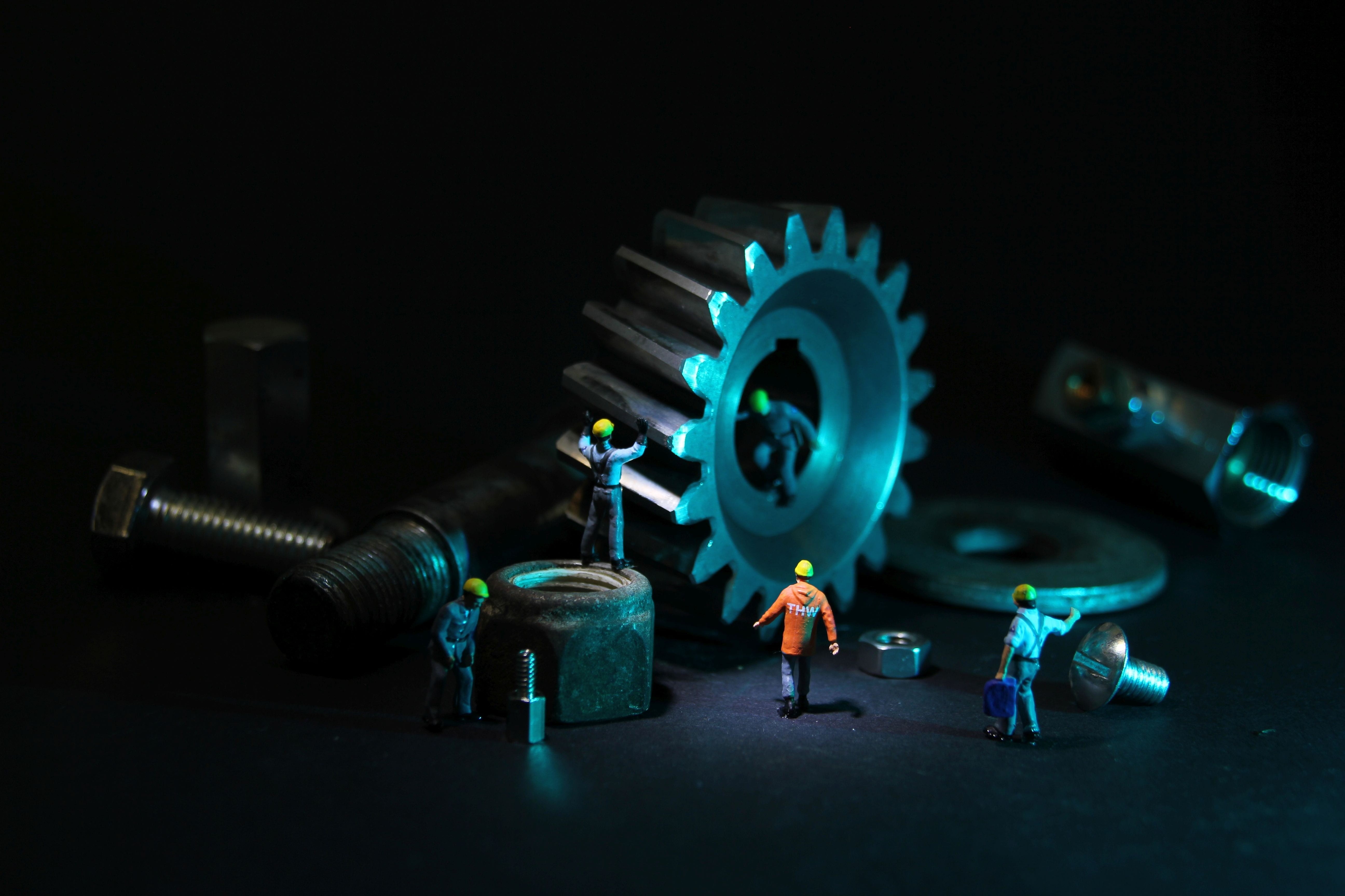modelleisenbahn figure, toy, miniature figure, small, h0, close, effort, little man, craftsmen, screw, industry, technology, close-up, protective clothing, HD Wallpaper