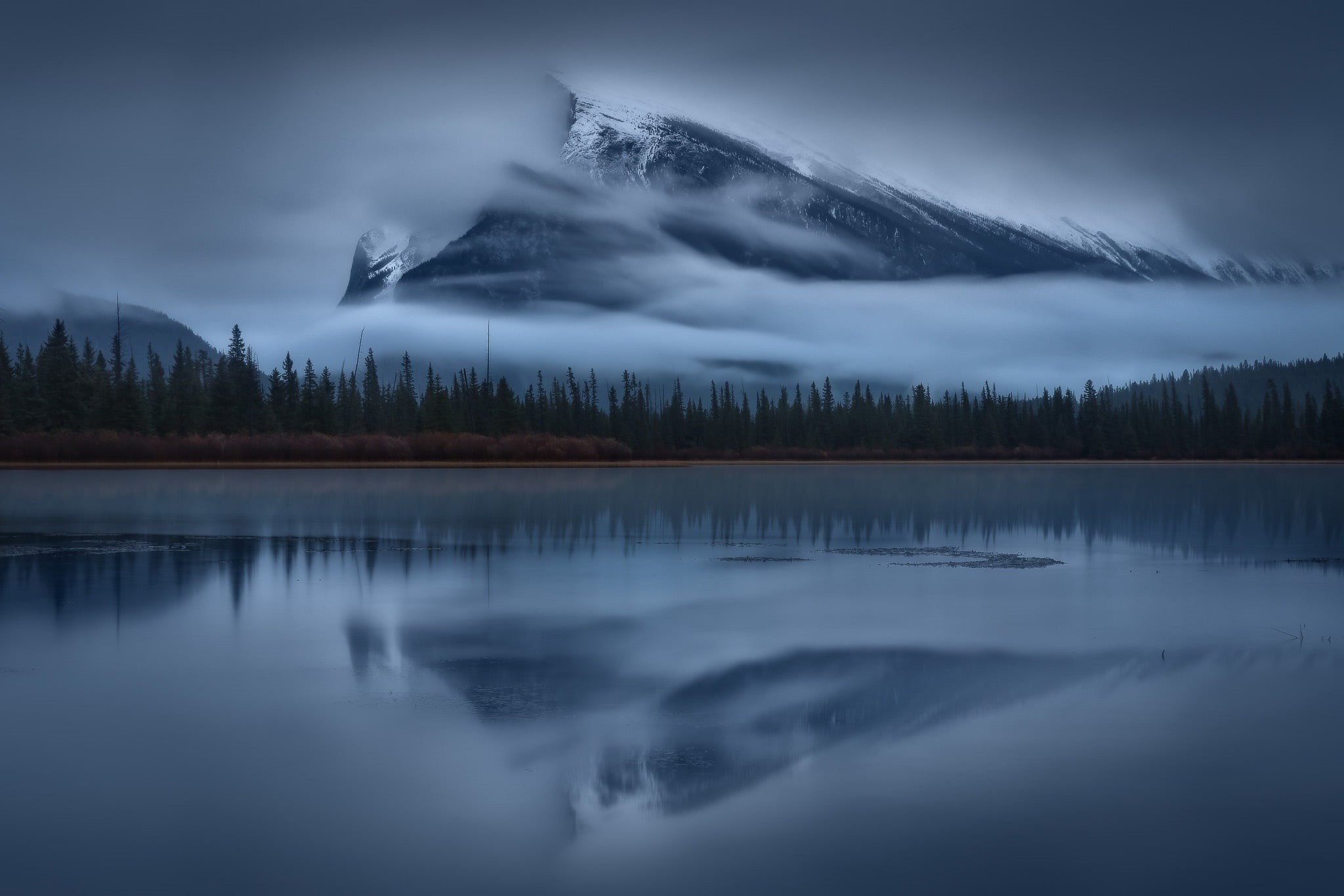 Alberta National Park, 1080P, cold temperature, waterfront, tranquility, mountain, reflection lake, cloud - sky, mountains, trees, nature, Mount Rundle, HD Wallpaper