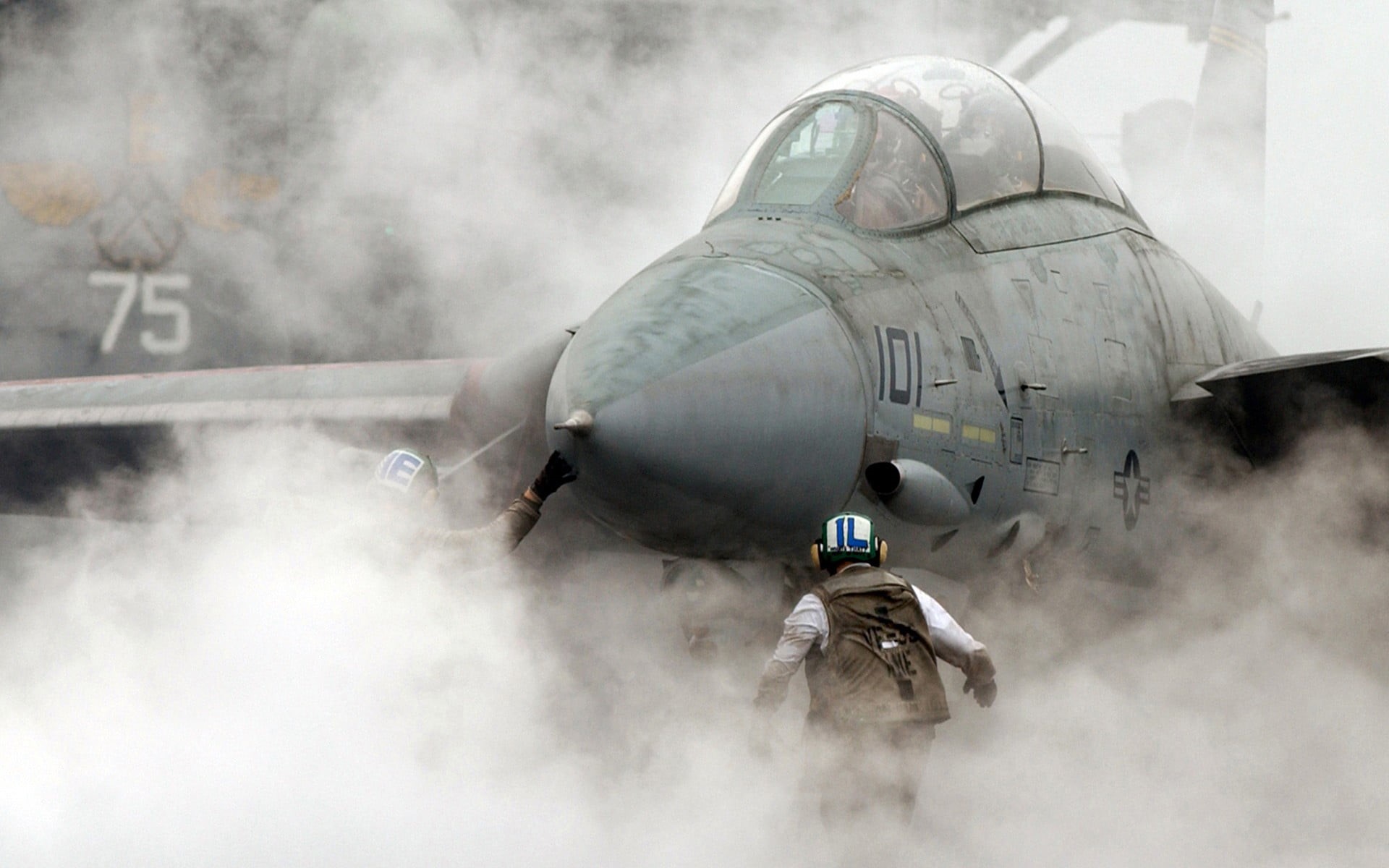 outdoors, military, people, 1080P, Grumman F-14 Tomcat, adult, F-14 Tomcat, occupation, fighting, airport, aggression, mode of transportation, day, group of people, HD Wallpaper
