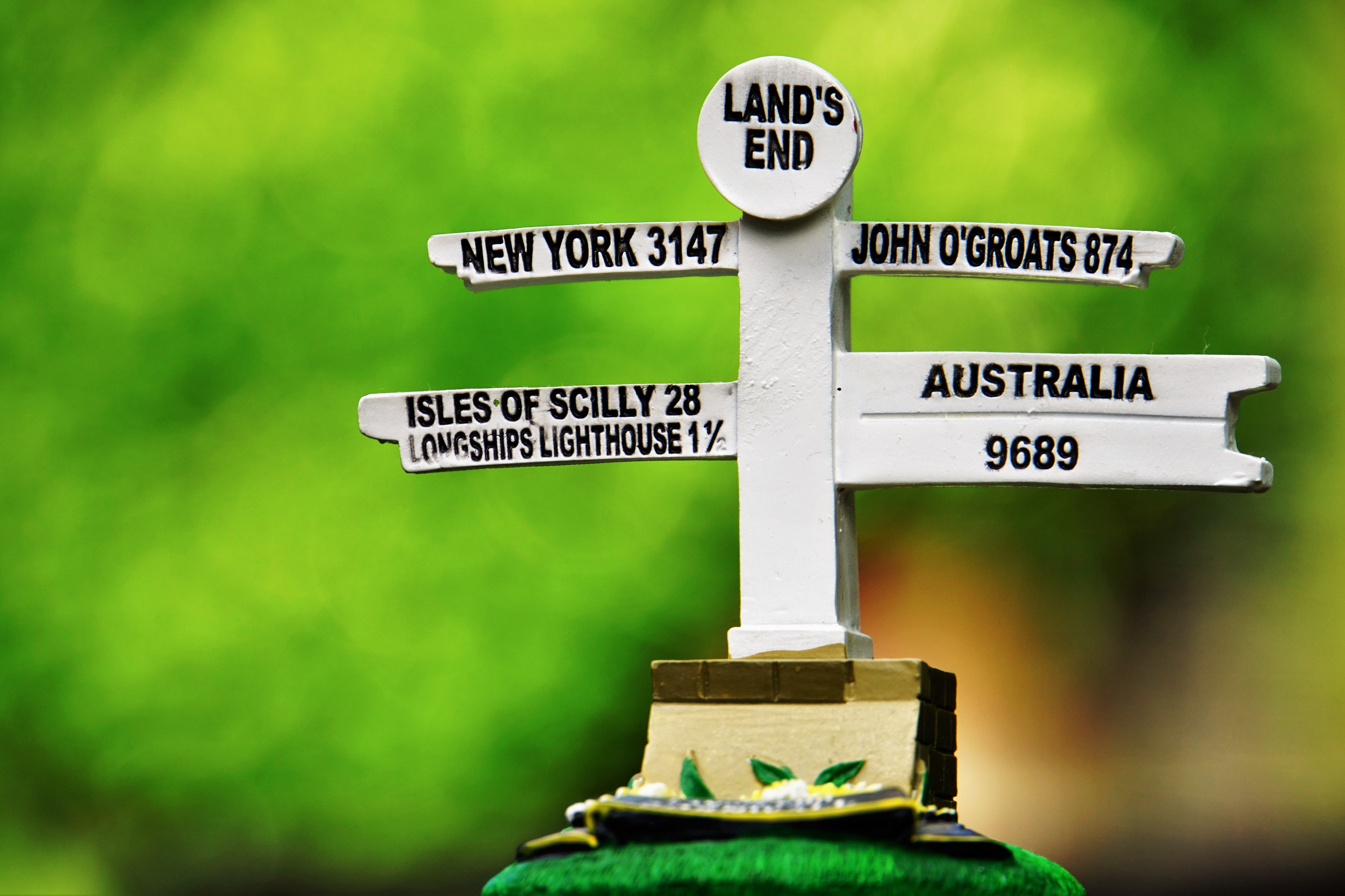 cliff, communication, coast, religion, headland, cornwall, street, lands end, 5K, mainland, text, britain, peninsula, penzance, stone, tourist, sign, green background, HD Wallpaper