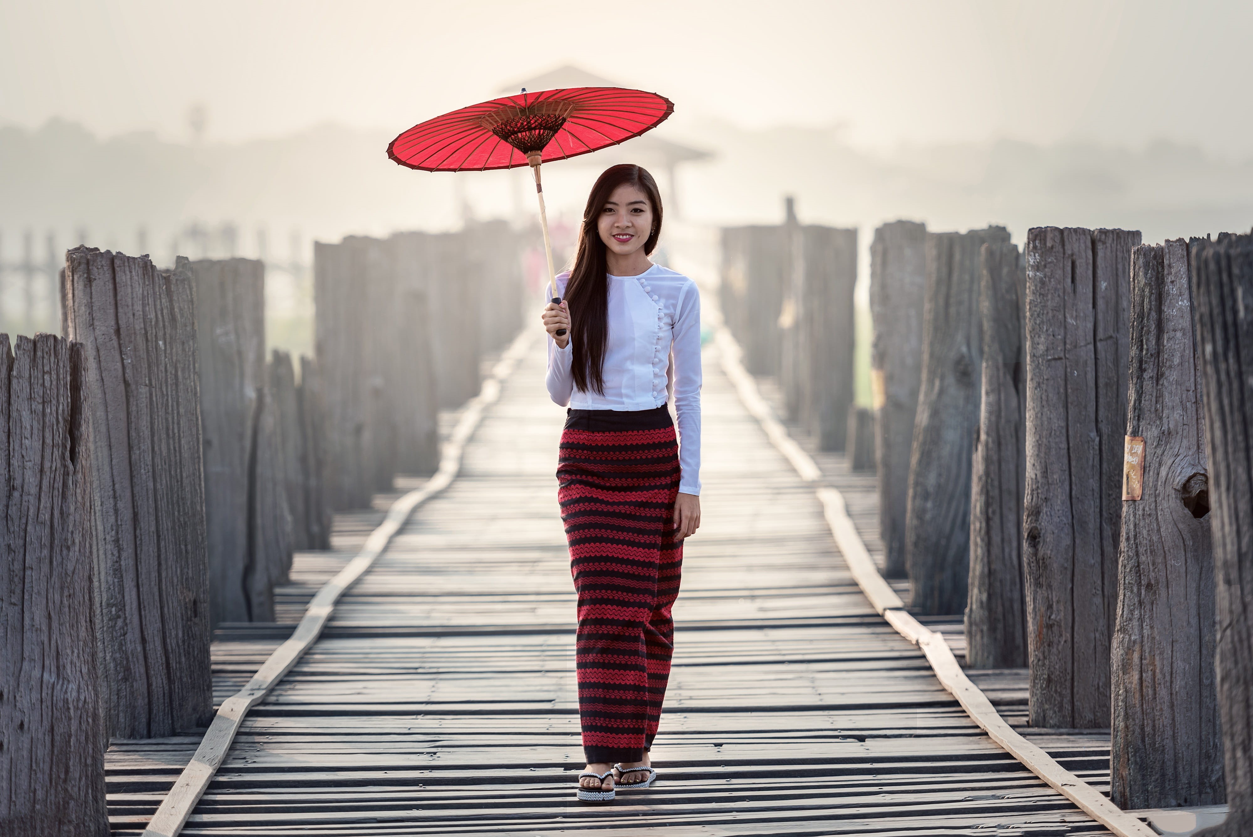 lifestyle, outdoor, asia, wood, dress, outdoors, happiness, hairstyle, cityscape, silk, the device, cute, happy, thailand, emotion, beautiful people, beautiful woman, HD Wallpaper