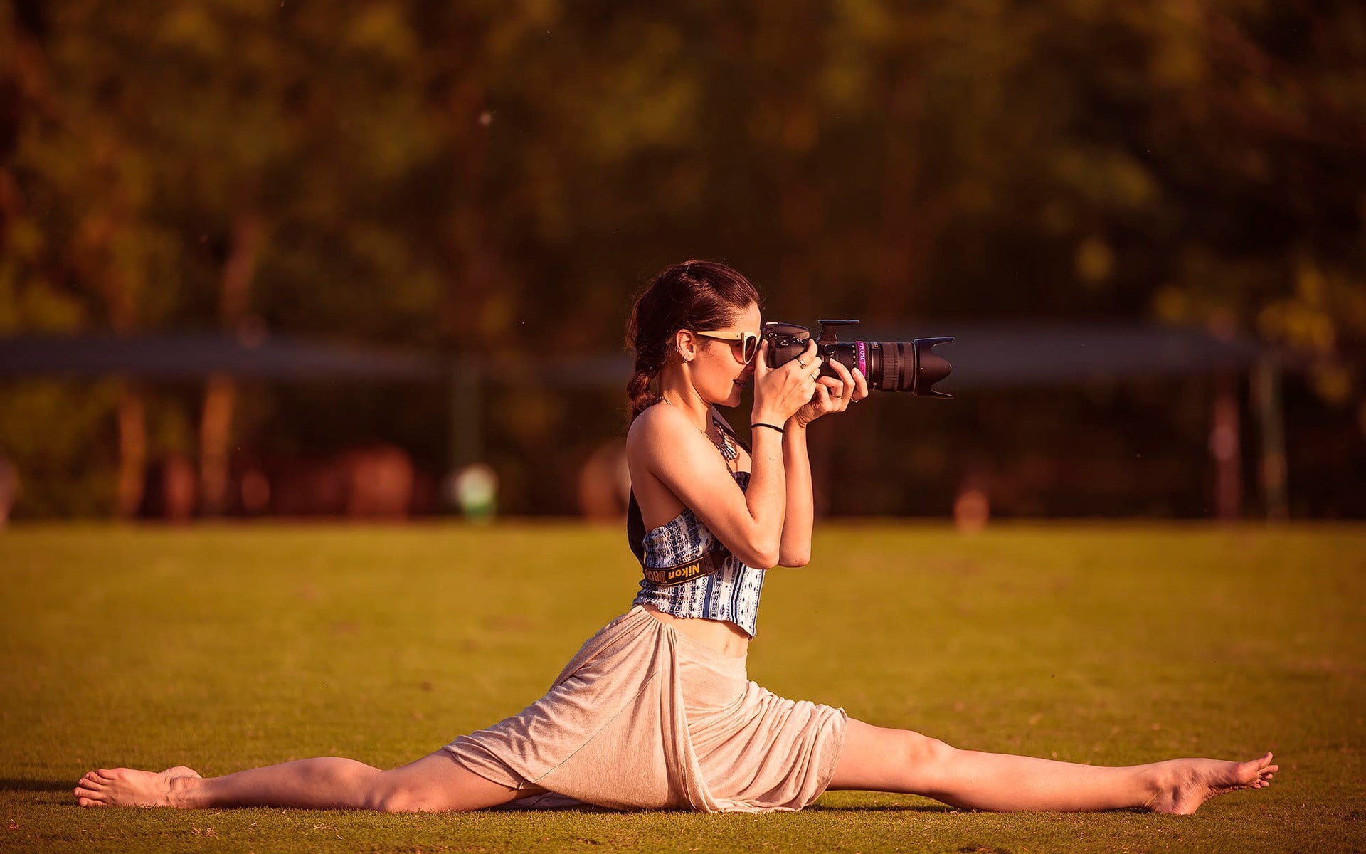 splits, side view, nature, barefoot, concentration, clothing, outdoors, Hugos, women, casual clothing, 1080P, leg, people, adult, woman, vitality, photo, HD Wallpaper