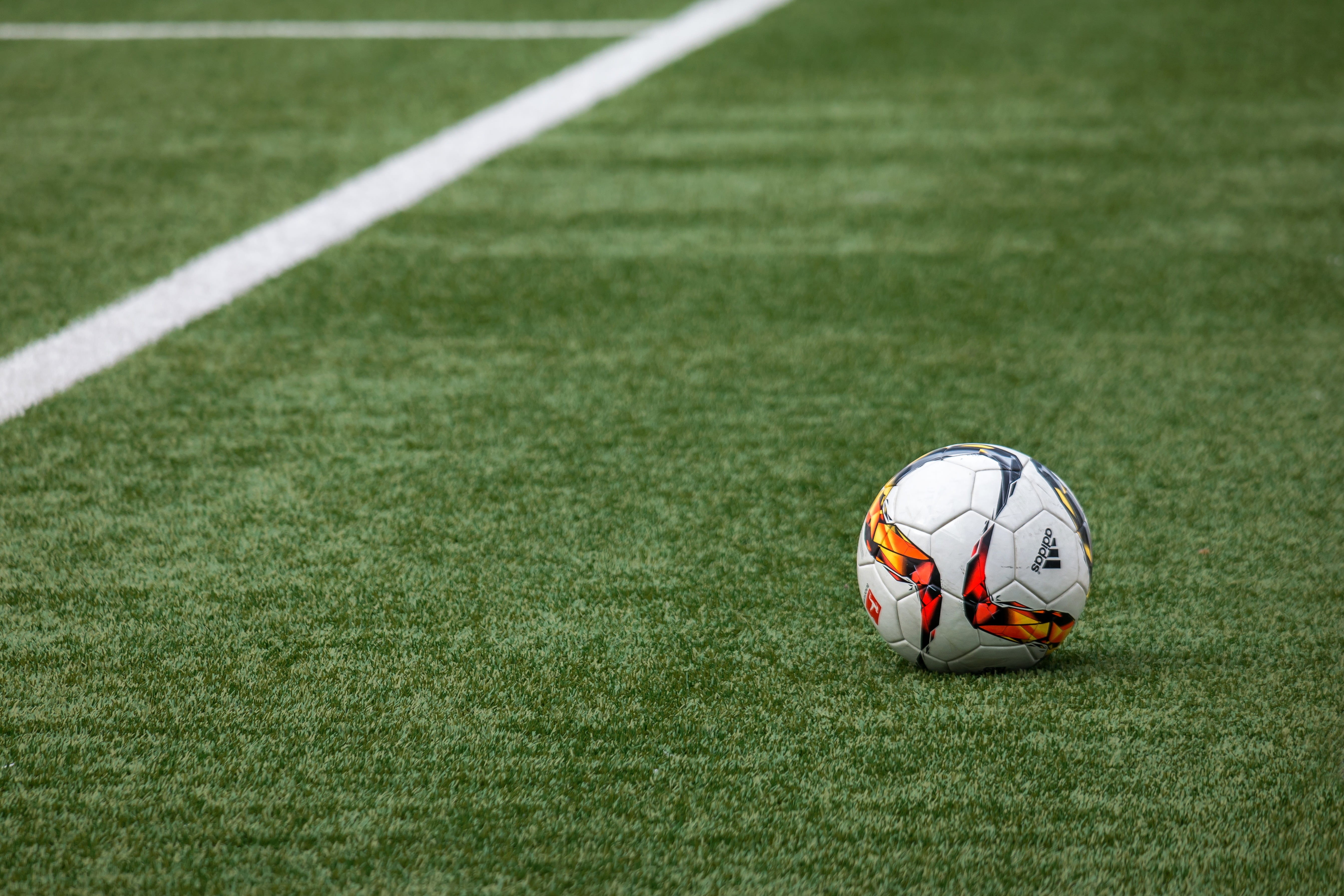 turf, football pitch, rush, white, day, soccer field, no people, outdoors, soccer ball, ball, competition, center line, team sport, football field, green color, HD Wallpaper