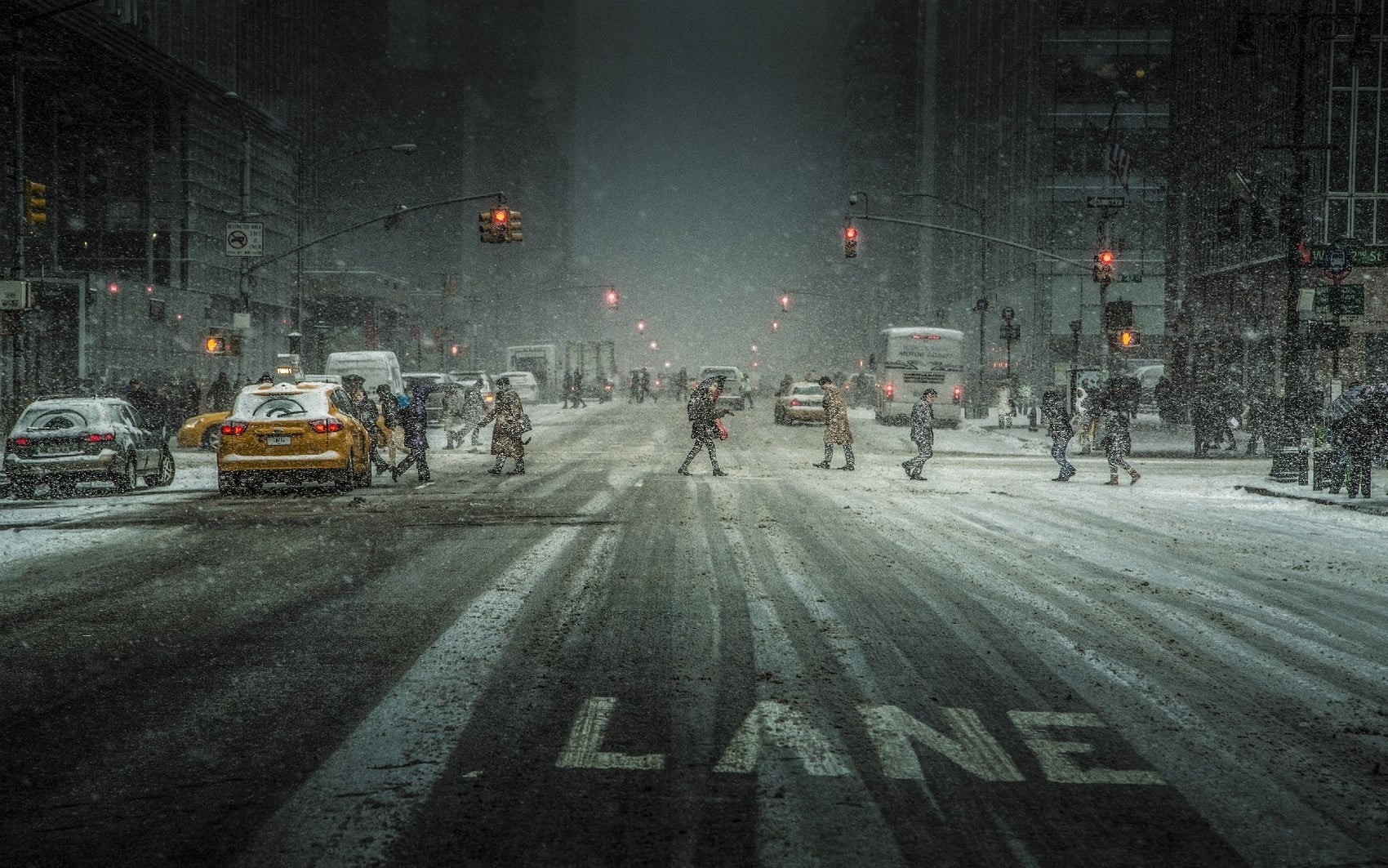 city Street, rush Hour, car, mode of Transport, times Square - Manhattan, asphalt, cityscape, urban Scene, architecture, blizzard, motor vehicle, light, HD Wallpaper