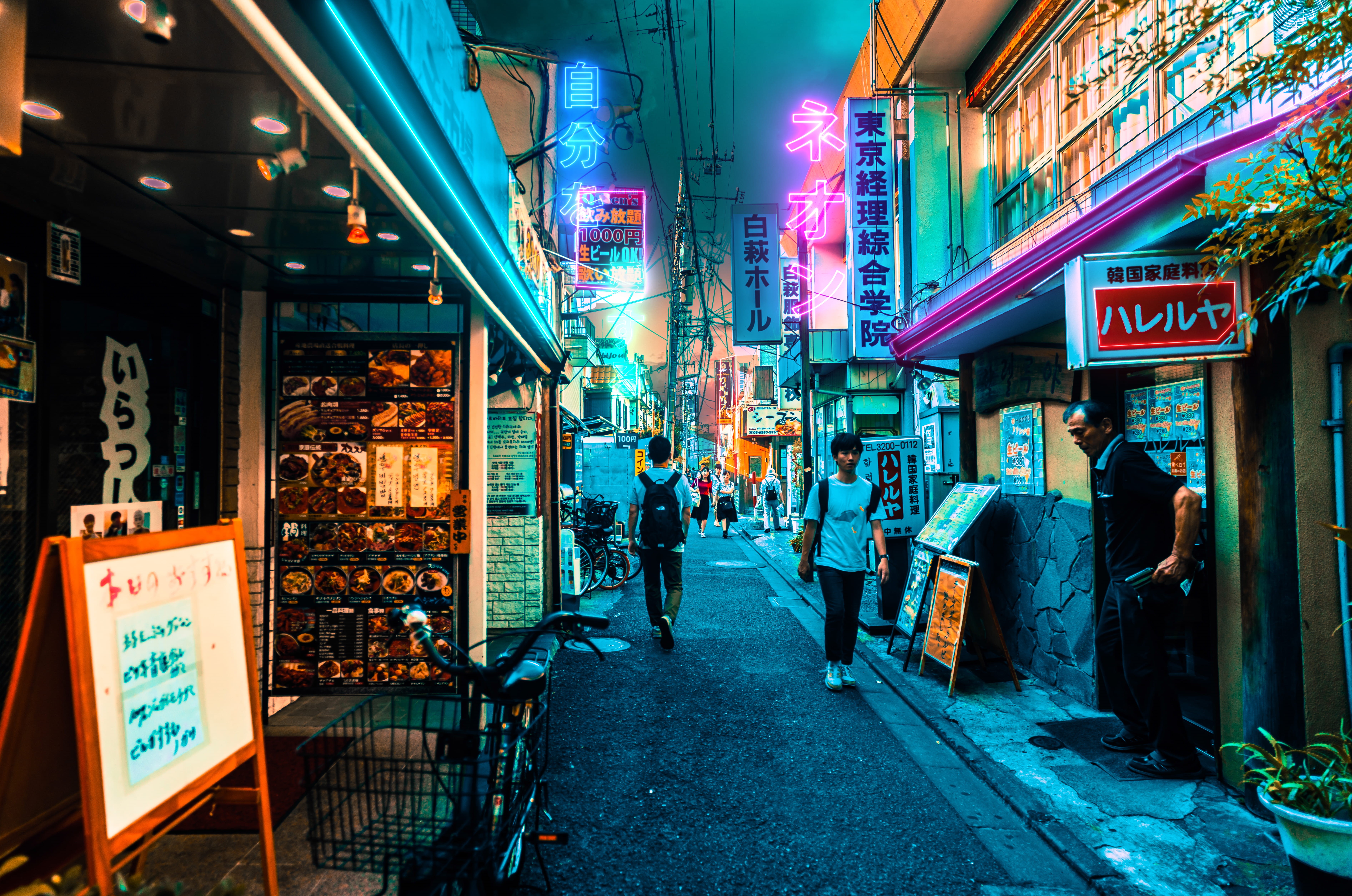 5K, illuminated, retro, japan, group of people, person, built structure, food, building exterior, two, cafe, cyberpunk, 1980s, alleyway, commercial sign, HD Wallpaper