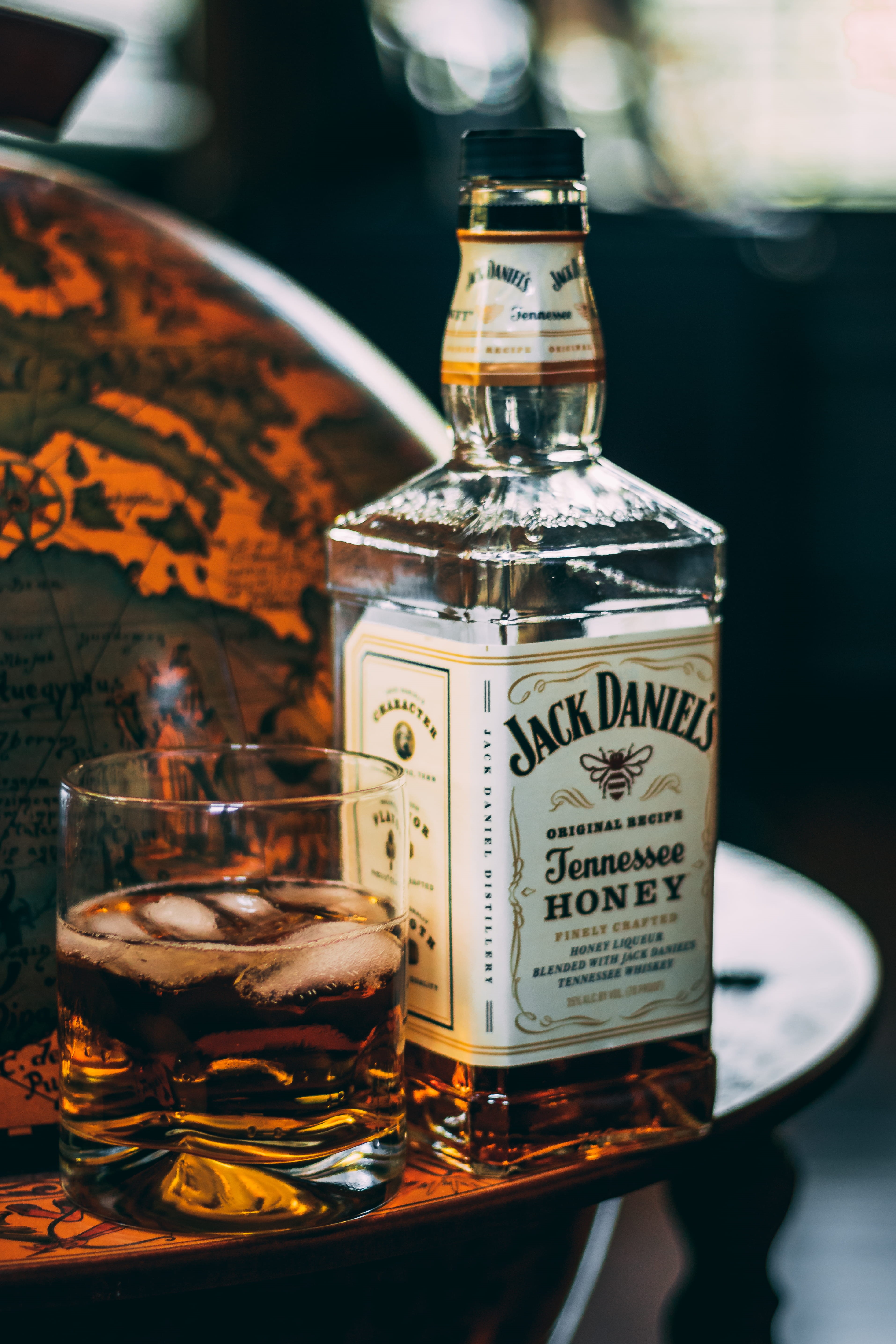 communication, business, beverage, liquor, rustic, text, table, no people, tennessee, cup, glass, freshness, whiskey, food, gin, human, day, advertisement, Phone HD Wallpaper