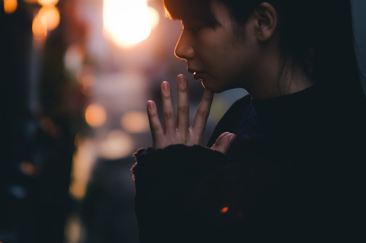 Kanna Oyama, Asian, face, black hair, cityscape, long hair, Takashi Yasui, closeup, Japan, sun rays, women, depth of field, women outdoors, black clothing, HD Wallpaper
