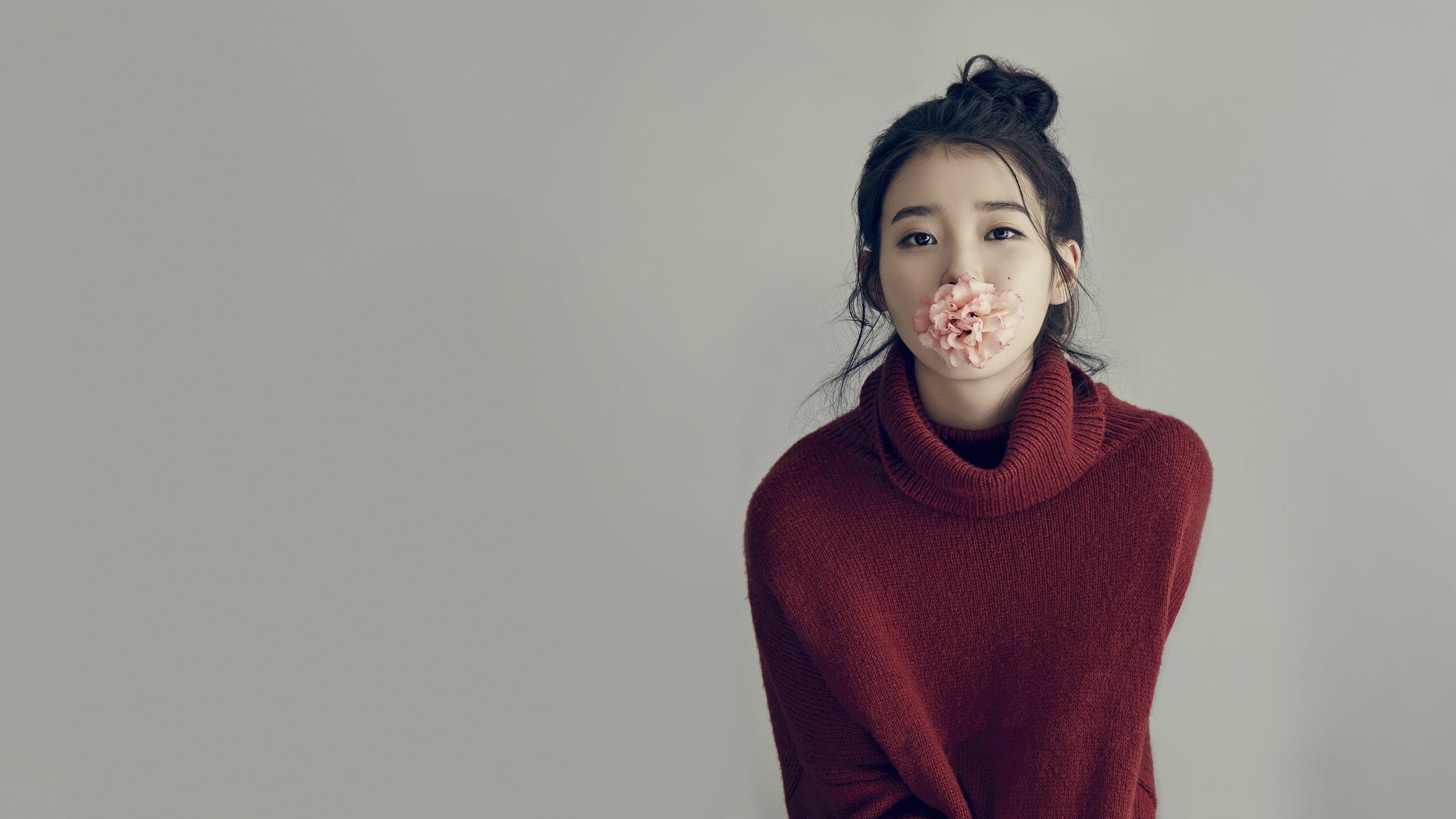 korean women, IU, red sweater, women, K-pop, flowers, 2K, sweater, Korean, HD Wallpaper