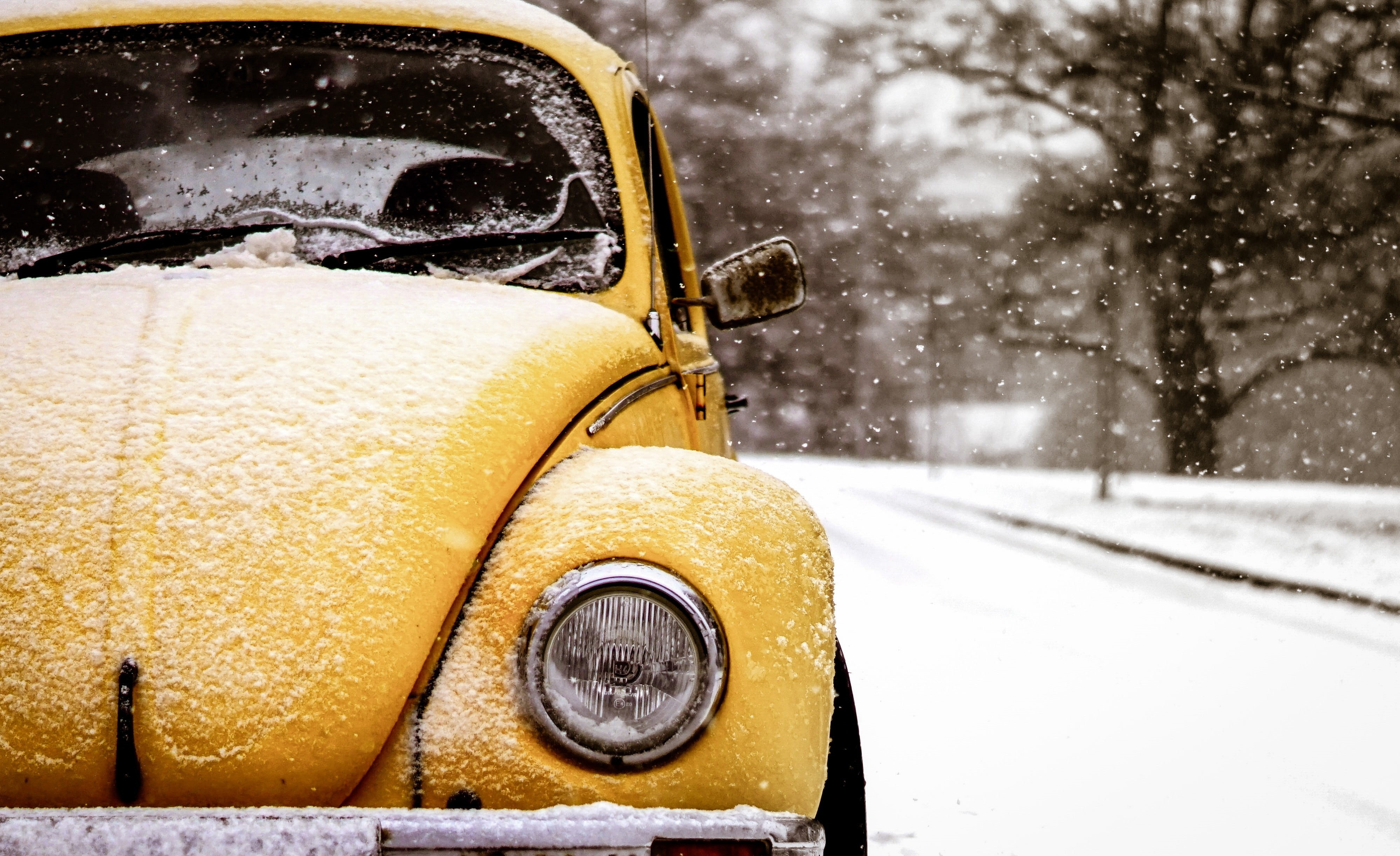 beetle, cold, snowflake, snw, old, covered, snowing, headlight, storm, snow, motor, nature, focus on foreground, blizzard, transportation, volkswagen bug, HD Wallpaper