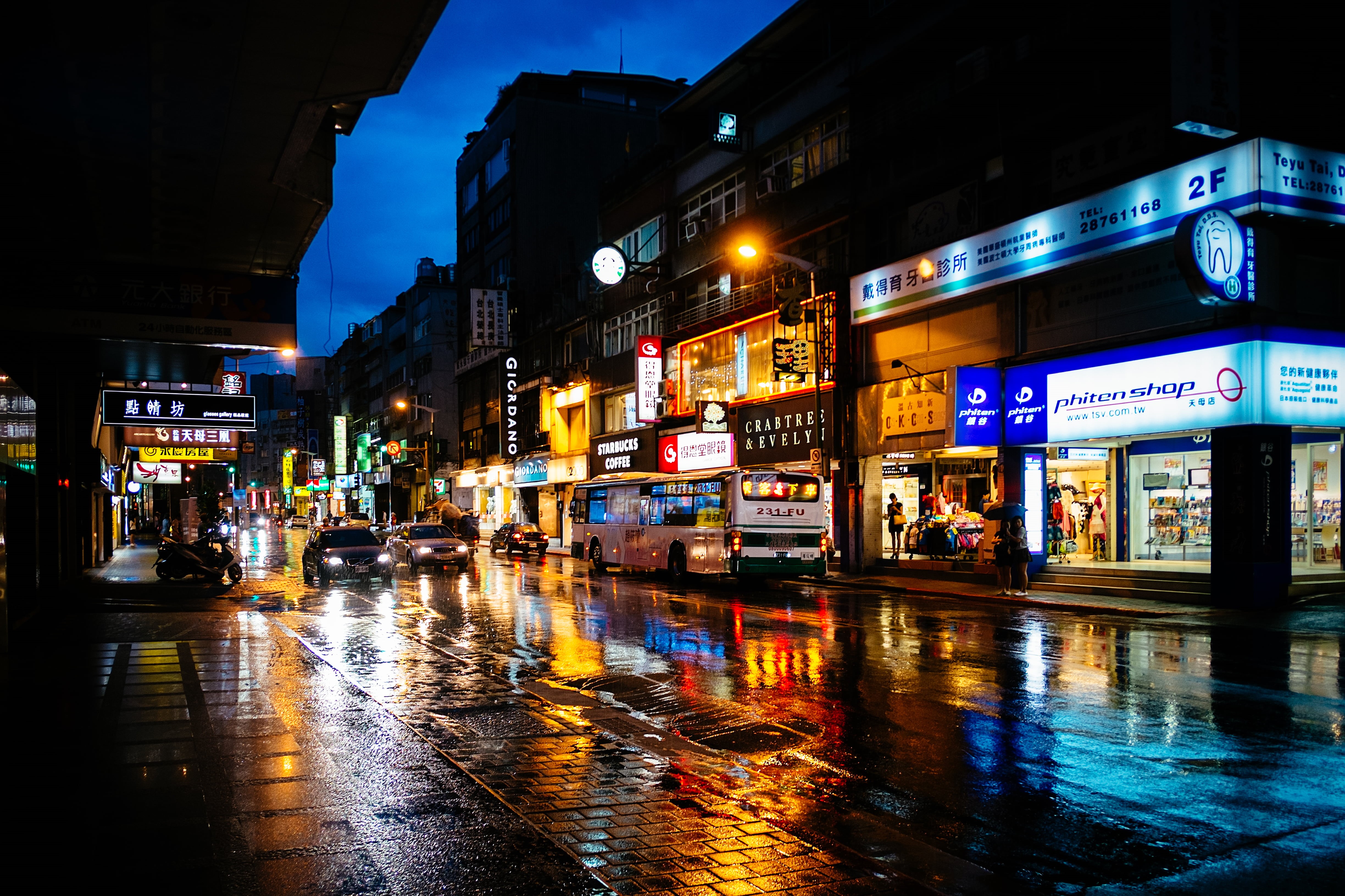 nigh, neon Light, illuminated, road, Fujifilm, buildings, urban Scene, X-E1, in between, street, people, night, city Life, Fuji, 4K, in the Rain, nightlife, HD Wallpaper