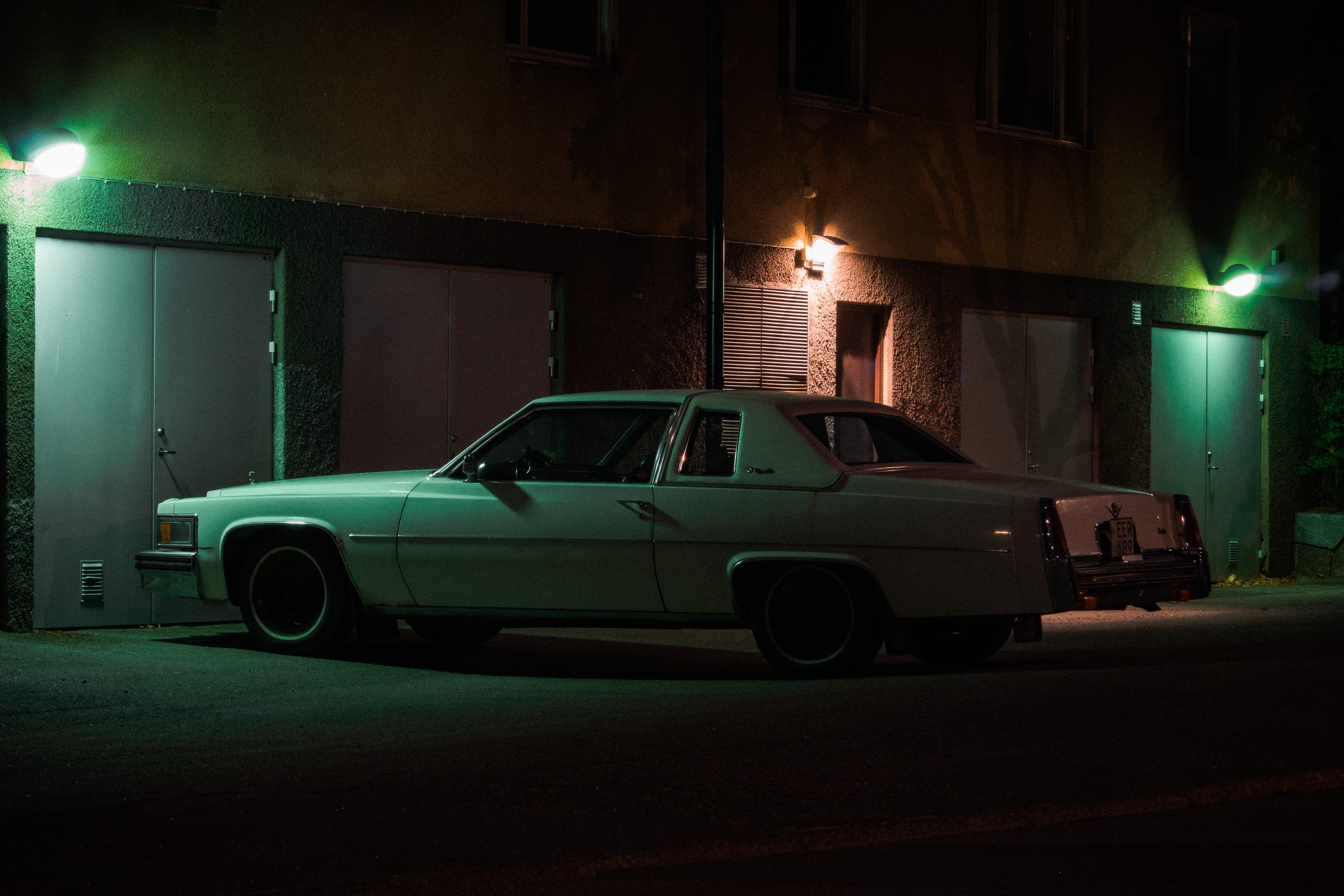 white, front View, grille, antique, classic, street, transportation, headlight, urban Scene, shiny, night, speed, bumper, sports Car, obsolete, history, HD Wallpaper