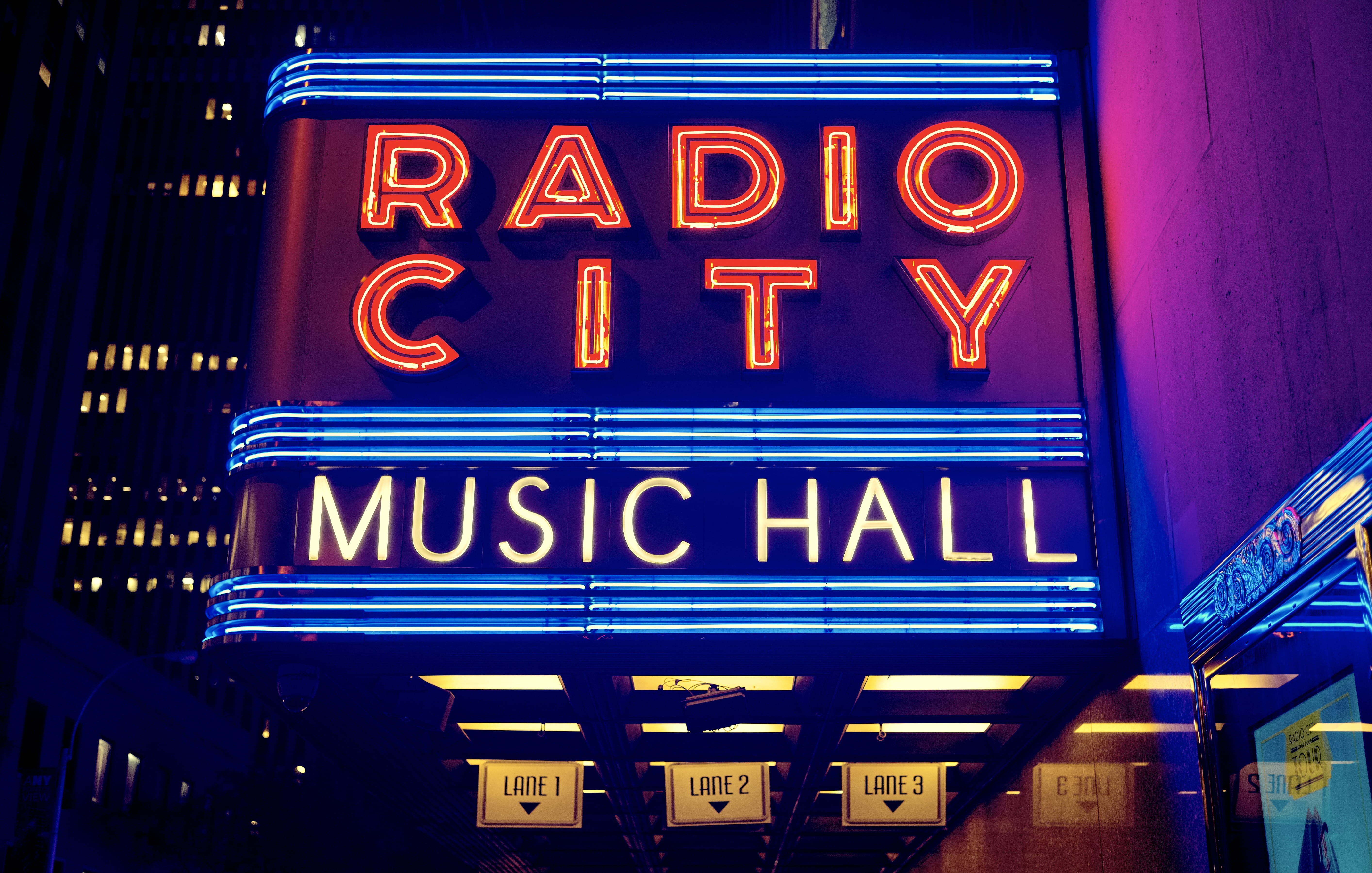 sign, signboard, consumerism, urban Scene, lights, 5K, music, lighting equipment, architecture, neon Light, neon, hall, capital letter, information sign, HD Wallpaper