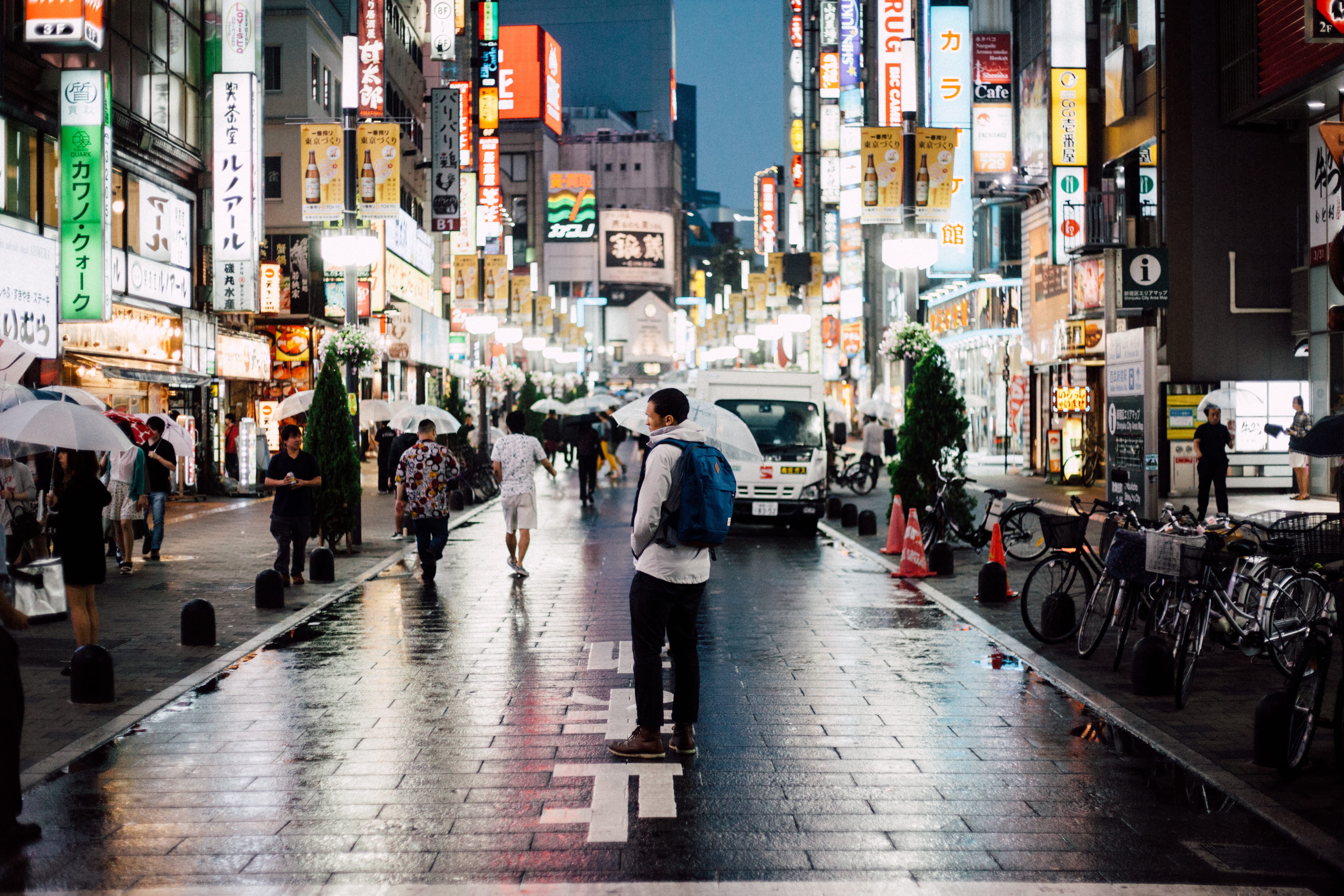 rear view, architecture, dark, city, bike, people, middle, backpack, light, umbrella, rainy season, night, full length, walking, transportation, travel, HD Wallpaper