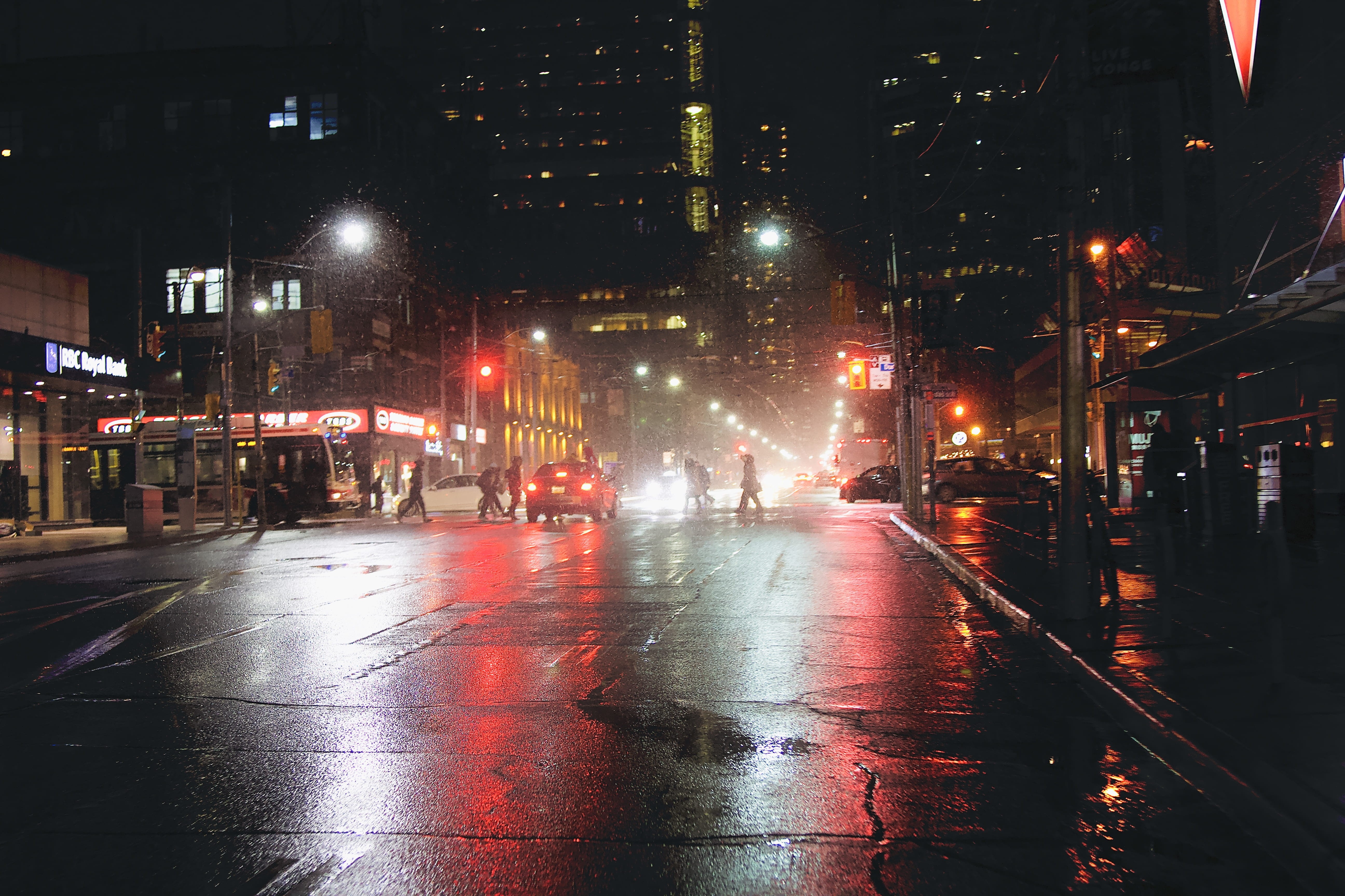 building exterior, automobile, transportation, cityscape, mode of transportation, 5K, city street, street light, metropolis, downtown, land vehicle, vehicle, HD Wallpaper