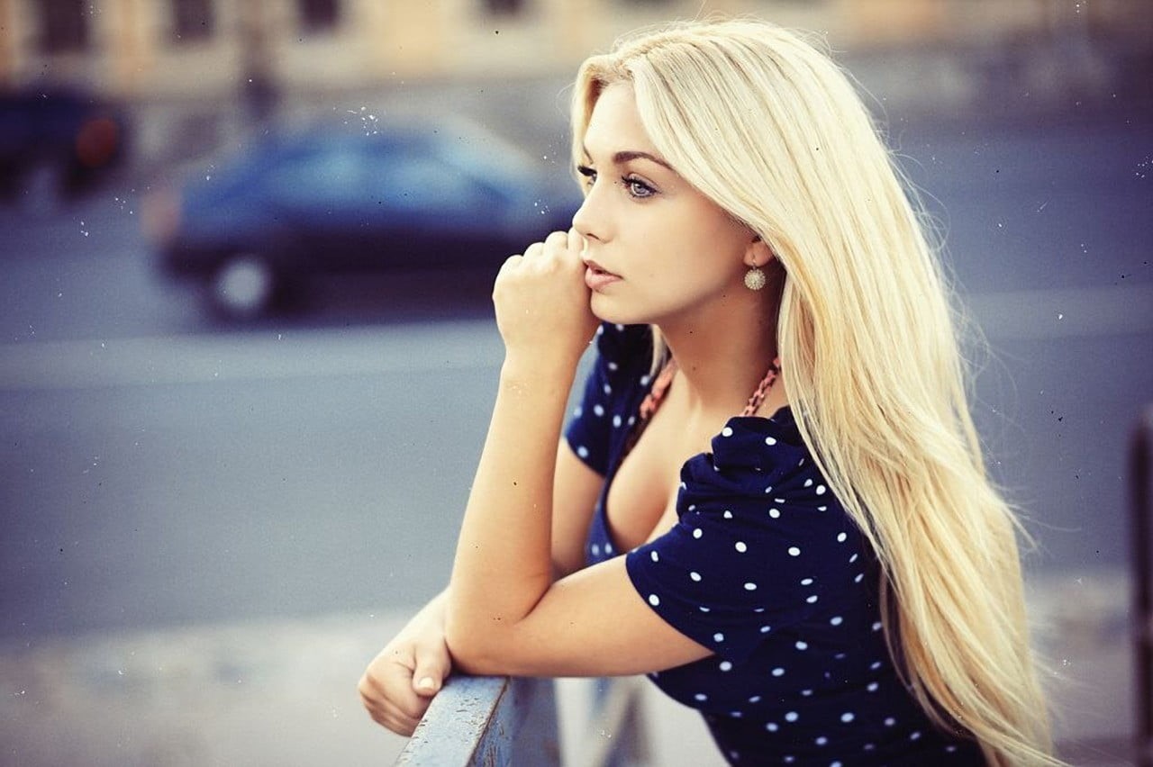 straight hair, long hair, outdoors, real people, beautiful woman, dot, hairstyle, s, city, white, blond hair, women, hopelessness, cleavage, looking, casual clothing, HD Wallpaper