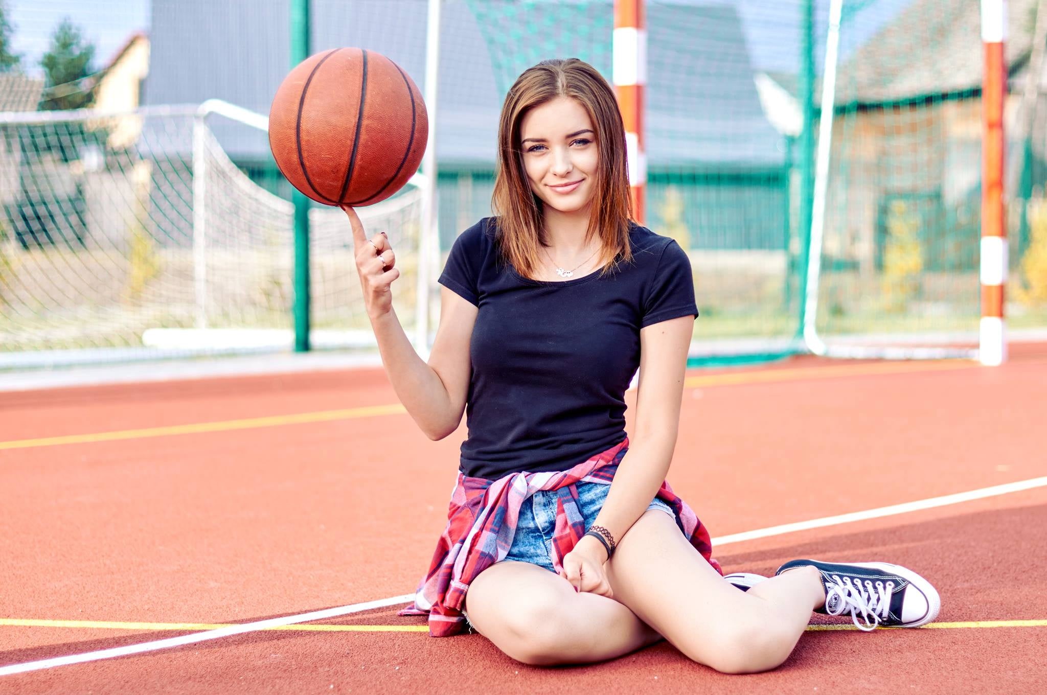 young adult, women, basketball - ball, neck, sitting, exercising, ball, black tops, one person, women outdoors, beauty, s, healthy lifestyle, competition, HD Wallpaper