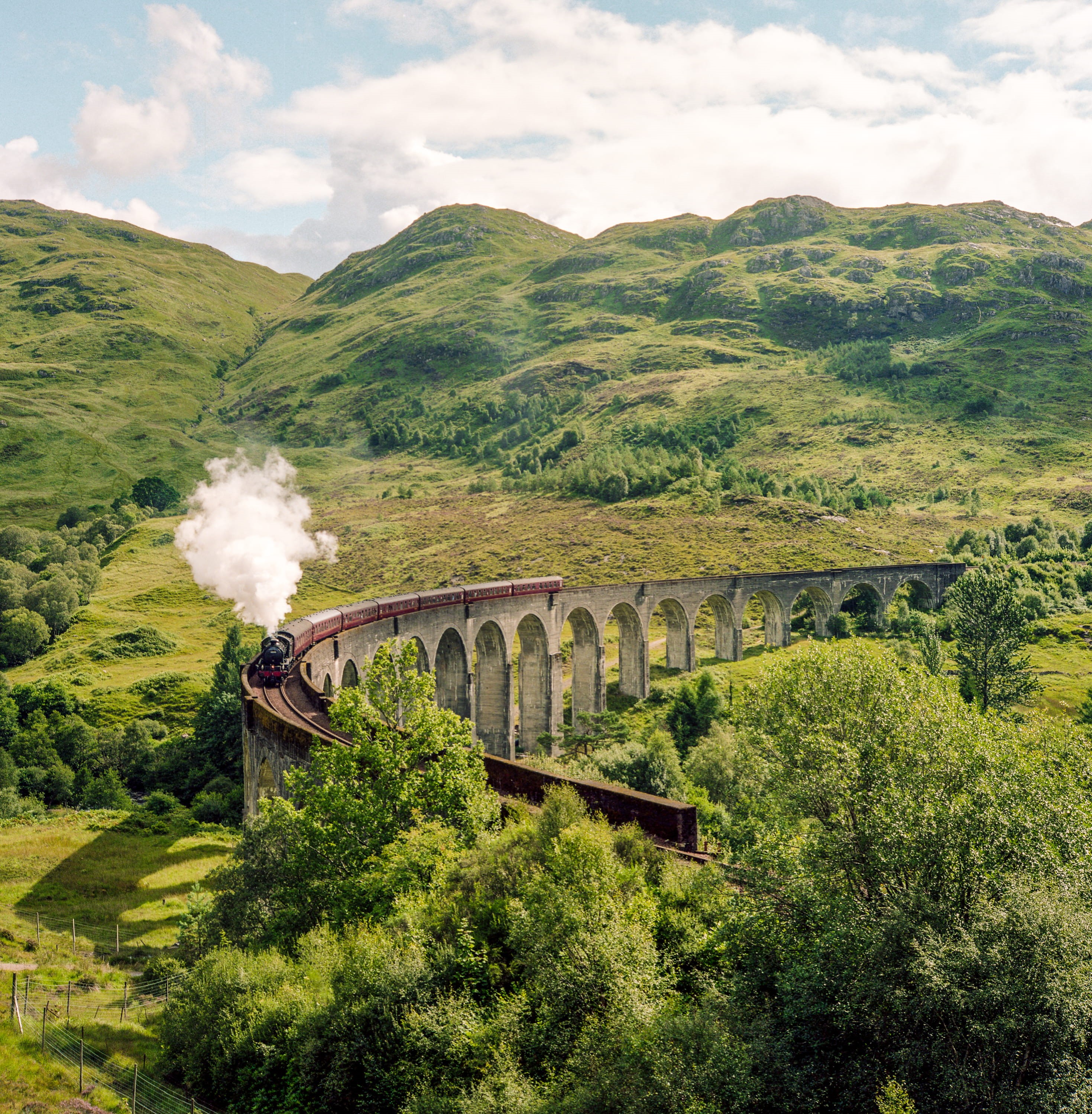 express, hogwart, transportation, plant, railway bridge, glenfinnan, rail transportation, running, harrypotter, hogwartsexpress, пленка, architecture, smoke - physical structure, Phone HD Wallpaper
