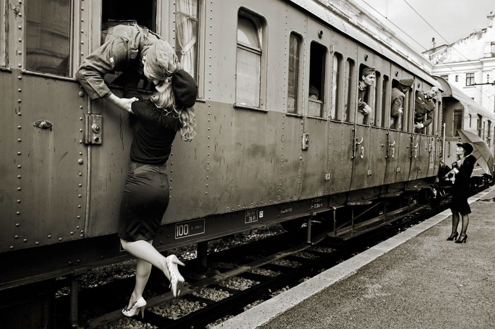 women, love, transportation, high heels, lifestyles, vintage, real people, couple, romantic, hairstyle, public transportation, leisure activity, railway, HD Wallpaper