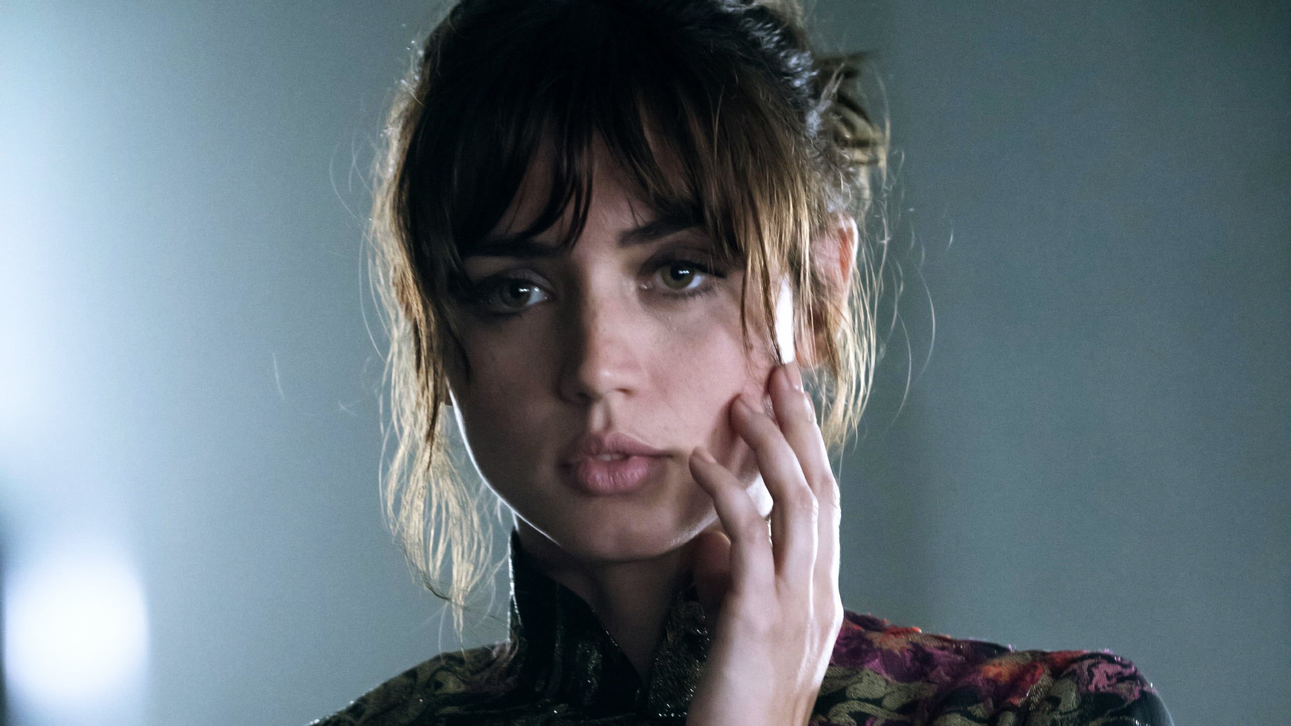 indoors, human body part, serious, 2K, close-up, actress, brown hair, cuban, green, one person, s, women, Blade Runner, Ana de Armas, beautiful woman, HD Wallpaper