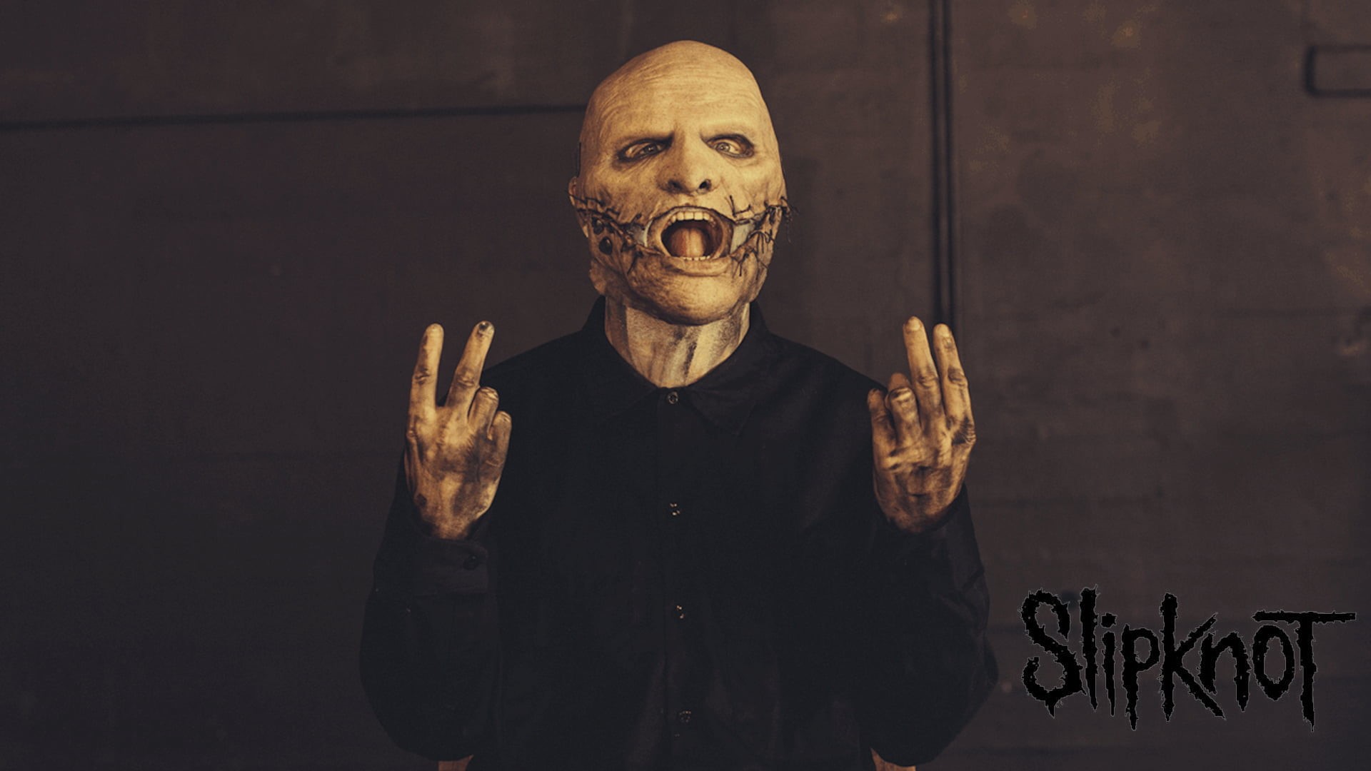 halloween, mask - disguise, 1080P, real people, shock, evil, spooky, human Face, indoors, looking At Camera, Slipknot, males, waist up, gesturing, horror, HD Wallpaper