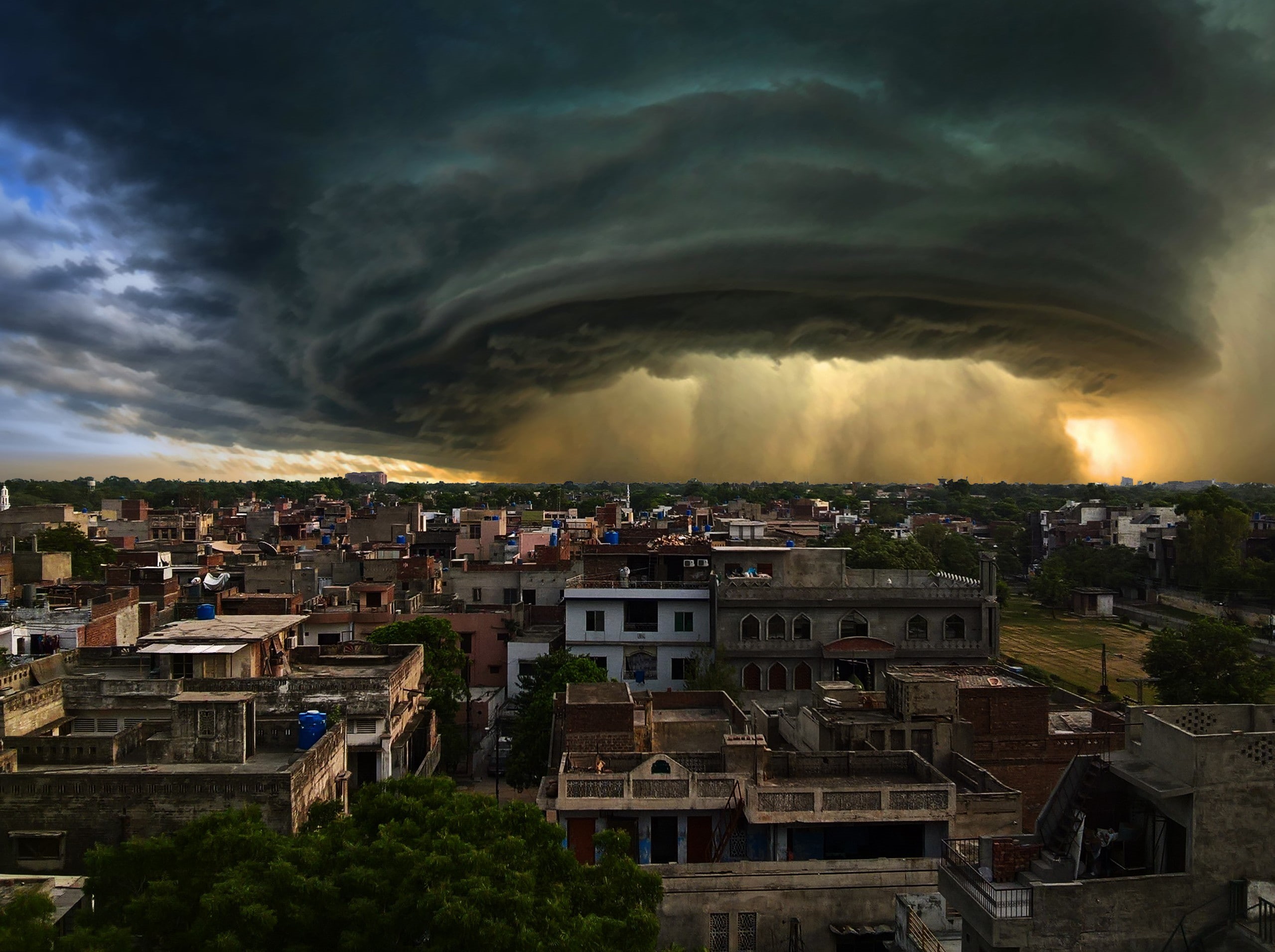 building exterior, Lahore, clouds, thunderstorm, residential district, city, photography, power in nature, extreme weather, cloud - sky, building, storm, HD Wallpaper