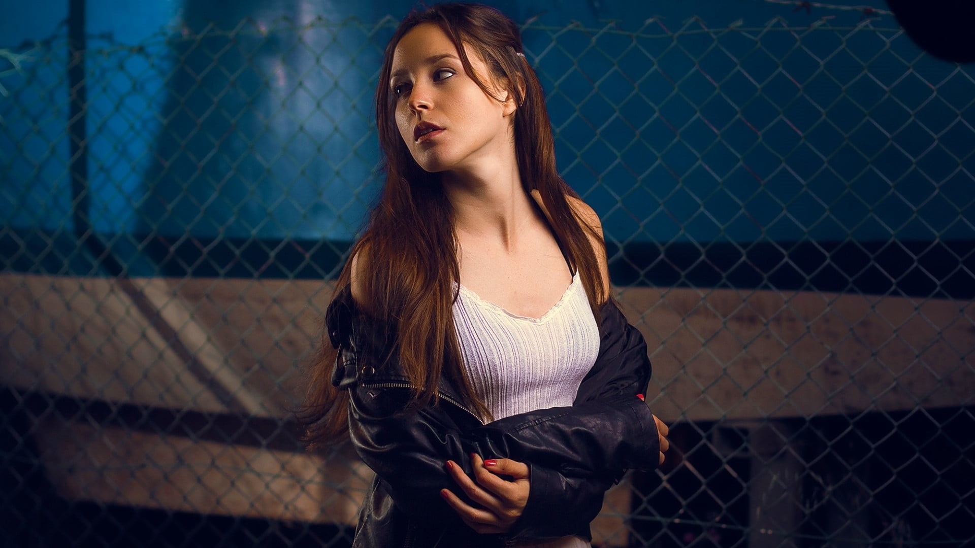 long hair, model, one person, leather jackets, real people, tank top, red nails, lifestyles, boundary, hairstyle, chainlink fence, looking, women outdoors, HD Wallpaper