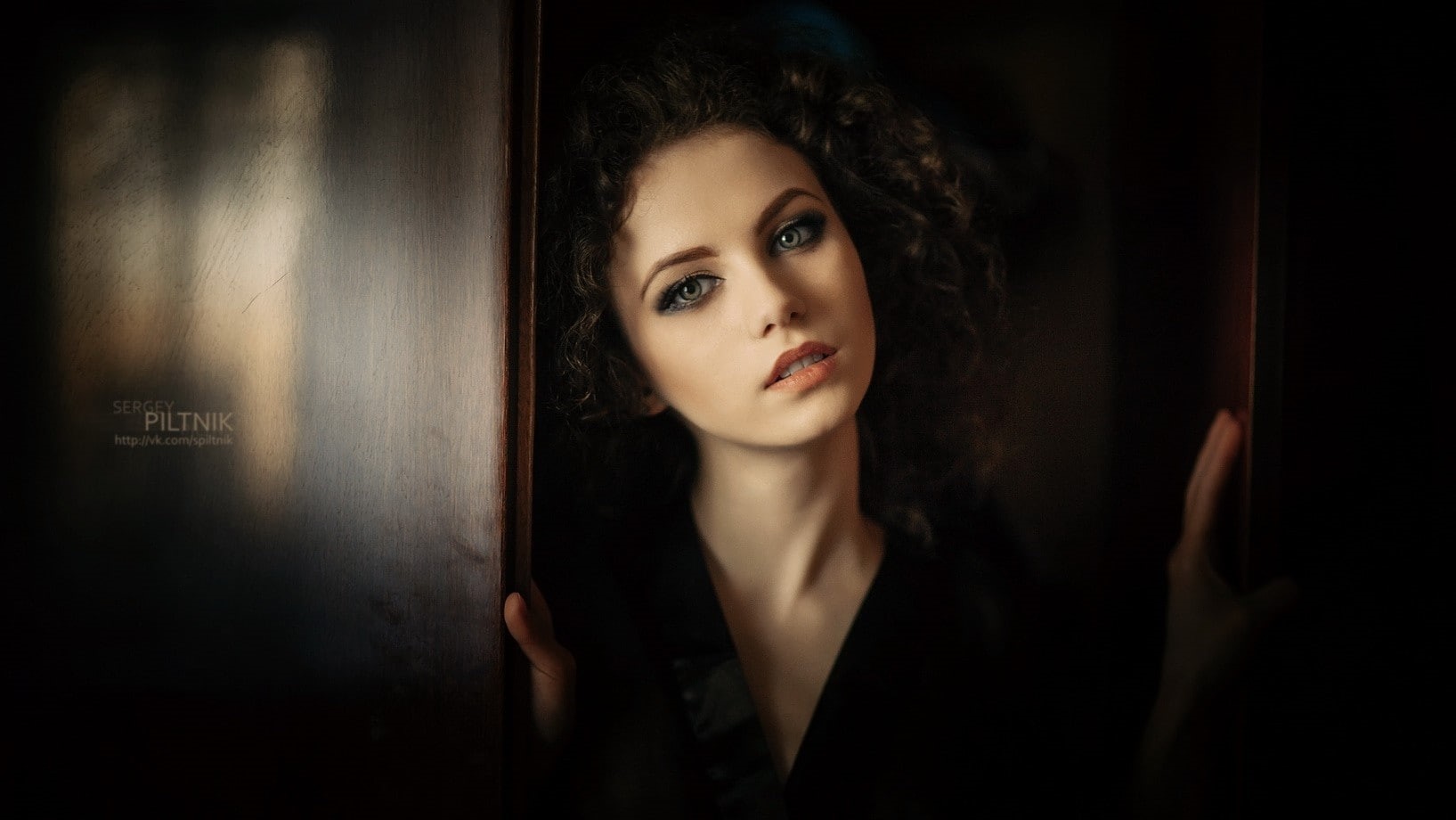 black, hair, 720P, women, model, curly, neck, brunette, v, face, curly hair, portrait, tops, s, HD Wallpaper