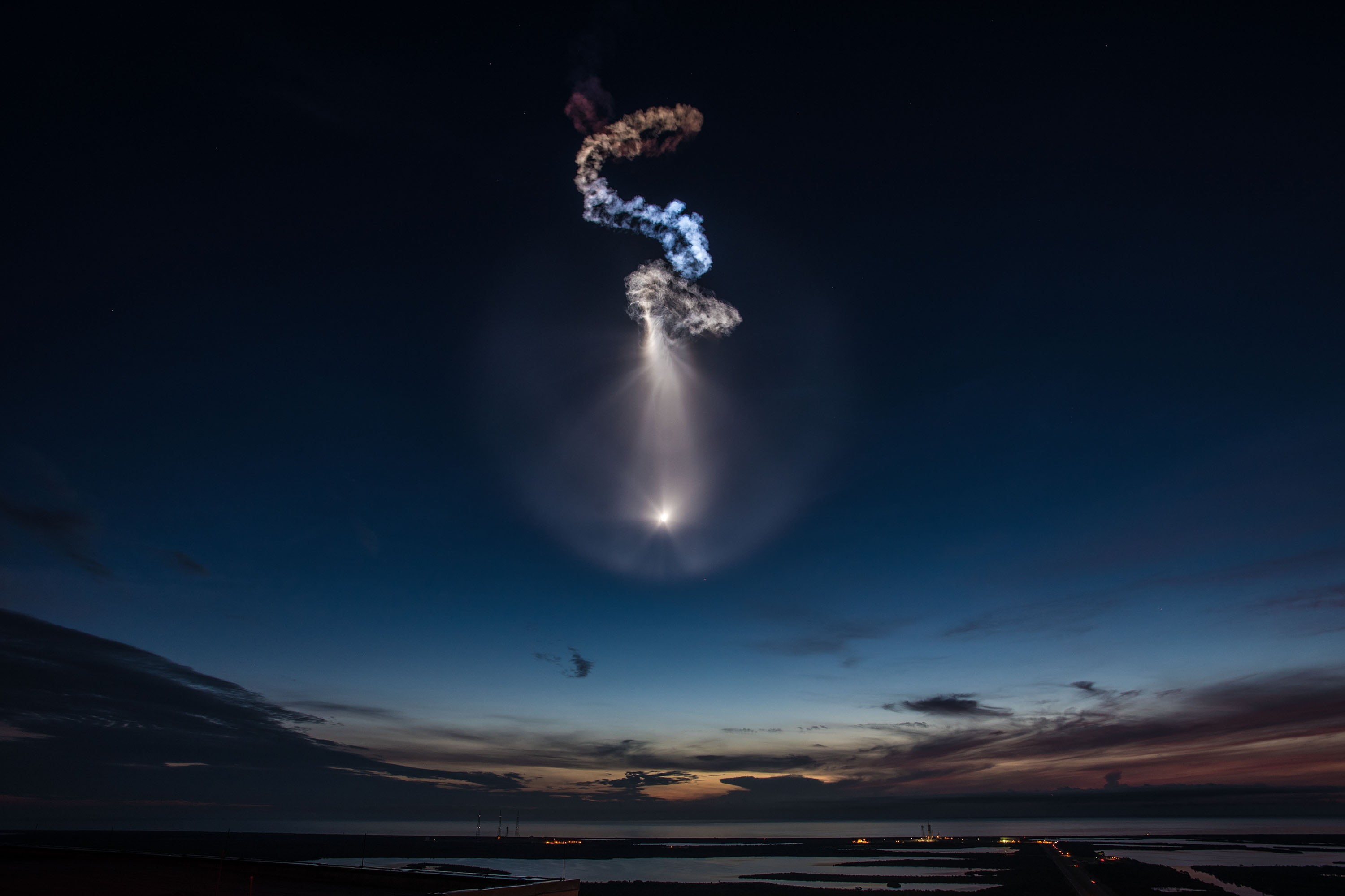 motion, animal, animal themes, tranquility, scenics - nature, nature, blue, photography, water, rocket, land, cloud - sky, outdoors, sky, marine, beauty in nature, HD Wallpaper