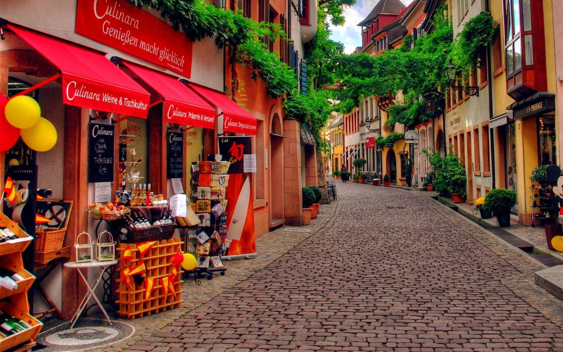 1080P, plant, calm, building, building exterior, built structure, store, town, food and drink, alleyway, architecture, the way forward, cube, group of people, HD Wallpaper