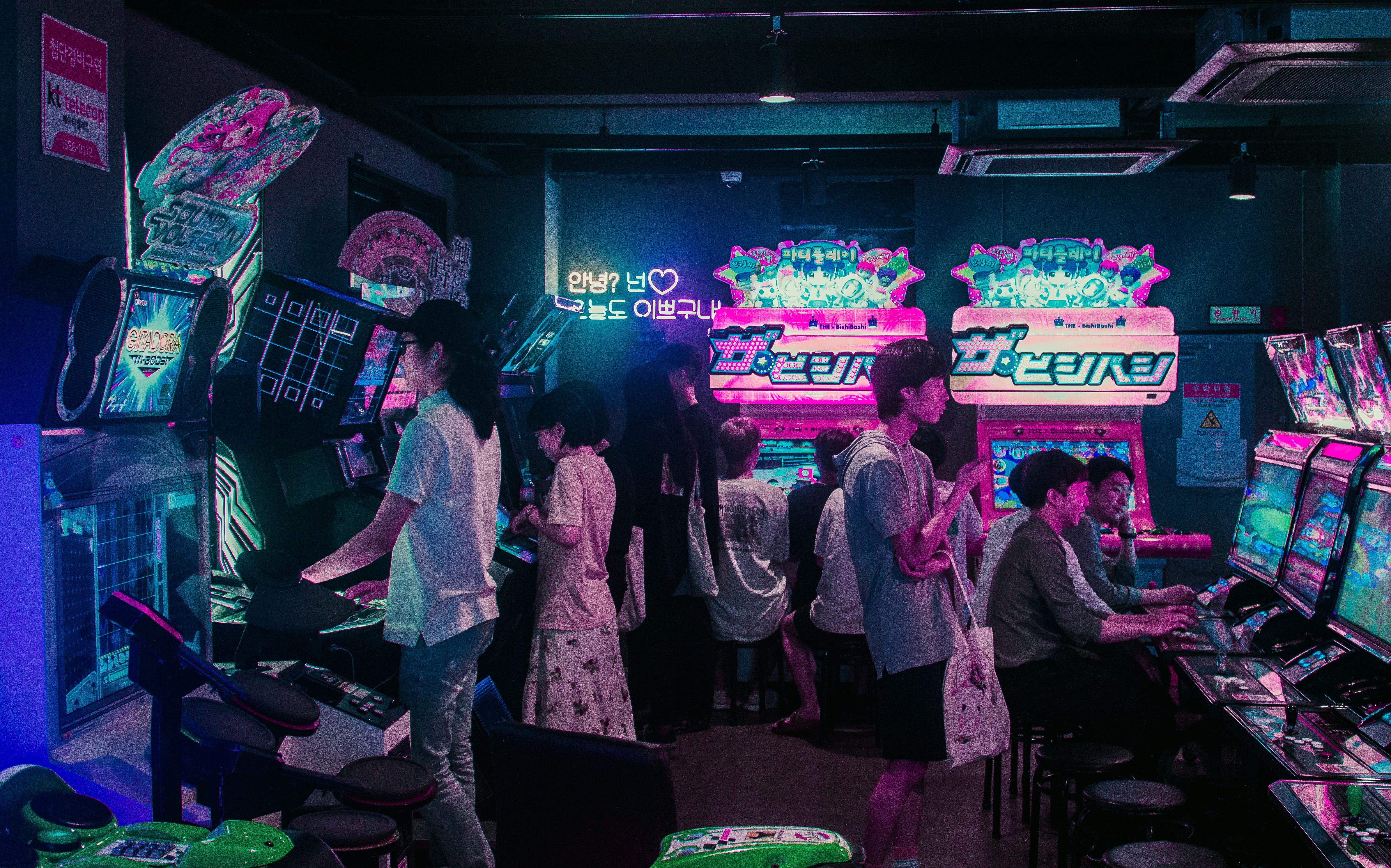 night, arcade, editorial, nightlife, noir, ecplore, city Life, thailand, people, women, neon, games, casino, korea, illuminated, gambling, neon Light, asia, HD Wallpaper