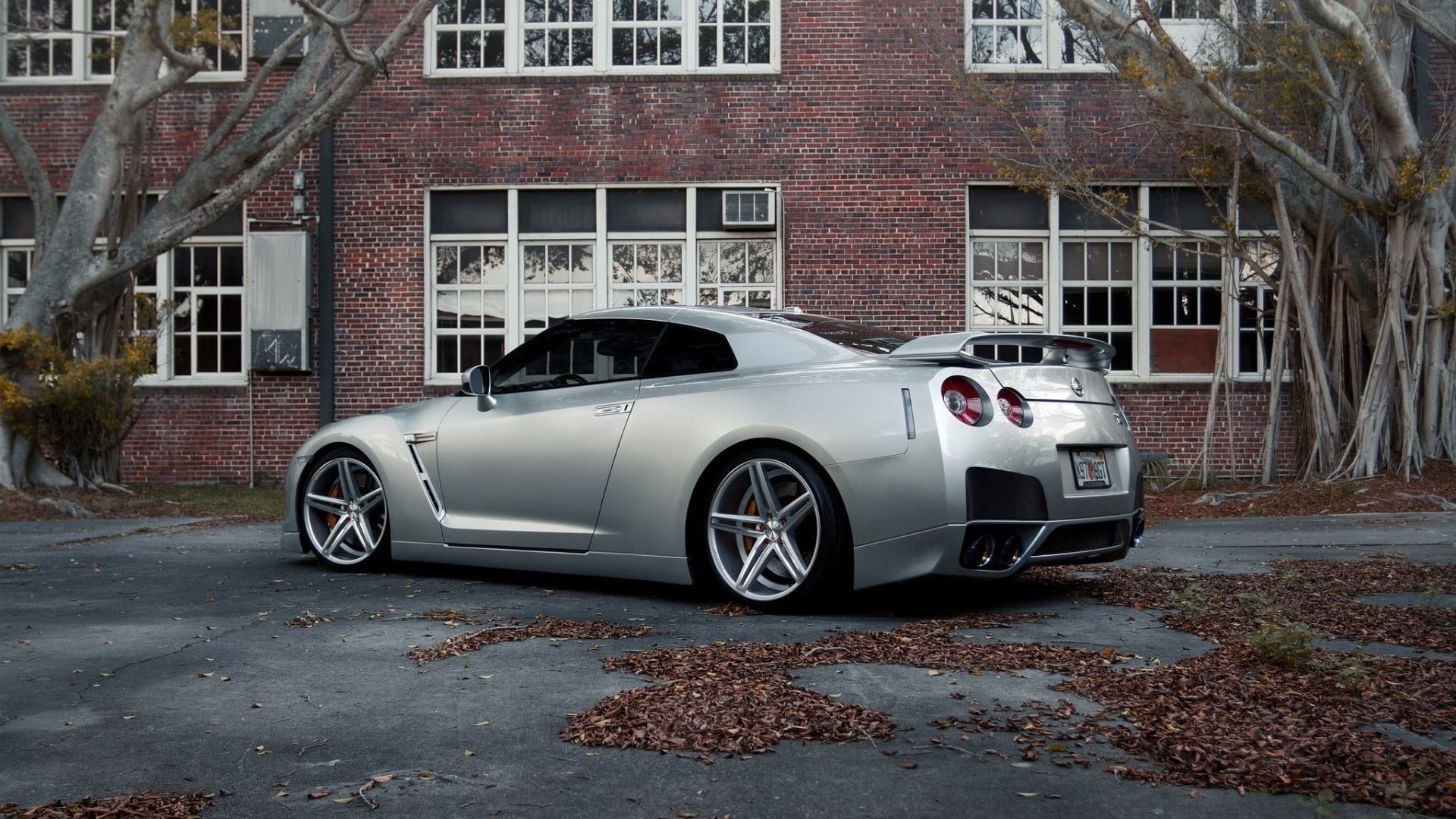 day, silver, parking, car, residential district, mode of transportation, coupe, nature, no people, luxury, street, transportation, 1080P, city, sports car, HD Wallpaper