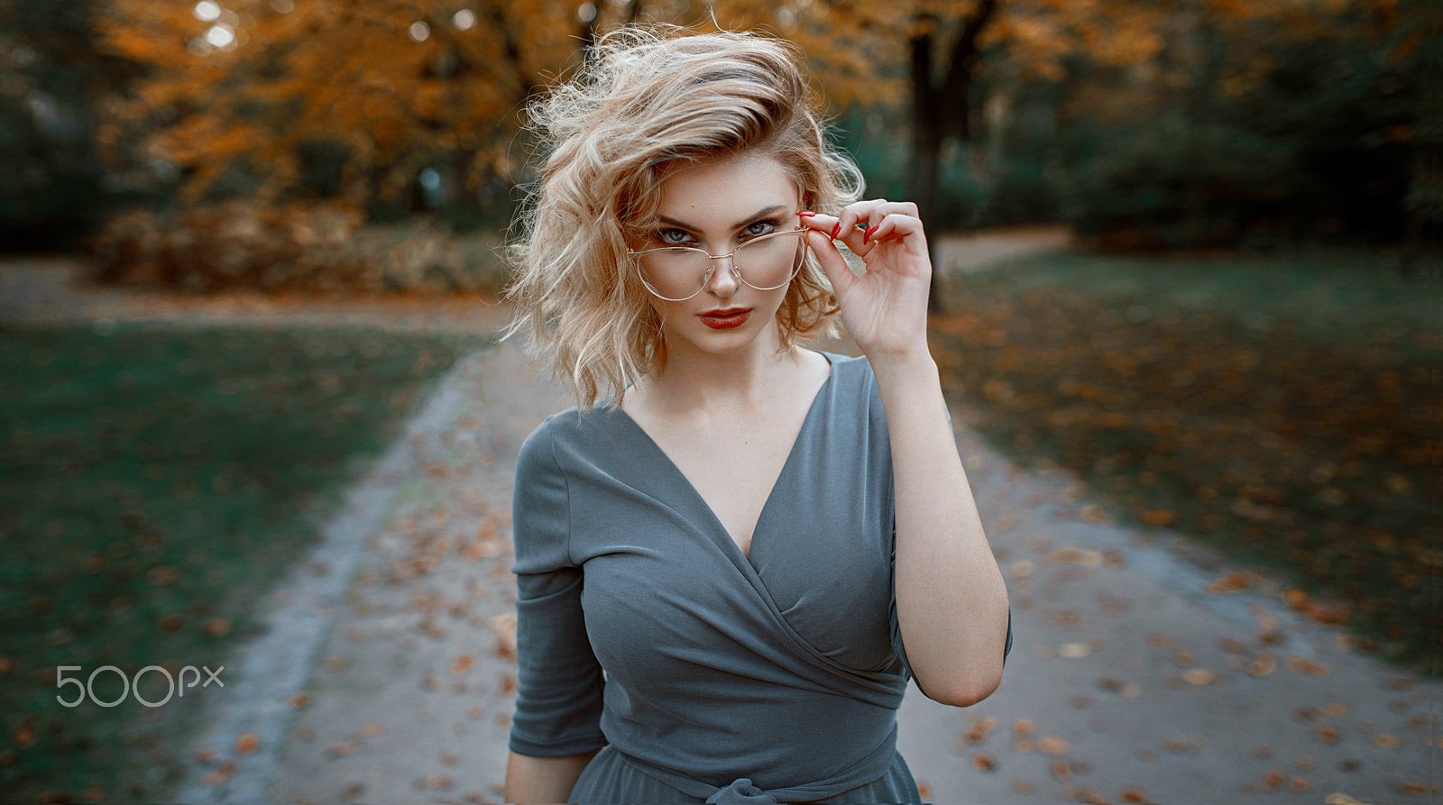 hairstyle, Carla Sonre, blonde, beauty, hair, outdoors, one person, waist up, women, sunglasses, top, human hair, beautiful woman, autumn, blond hair, young adult, HD Wallpaper